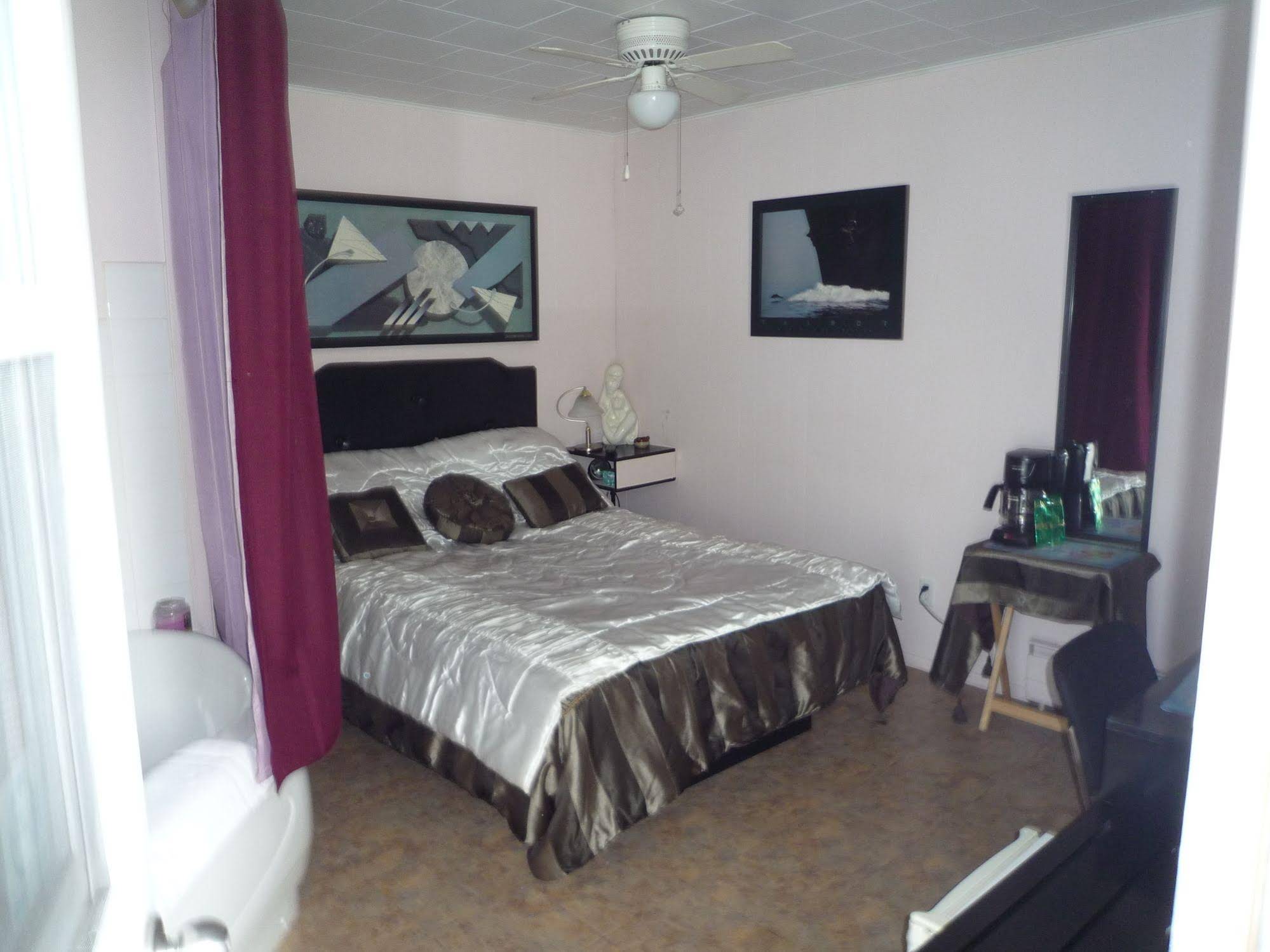 Motel Tracy