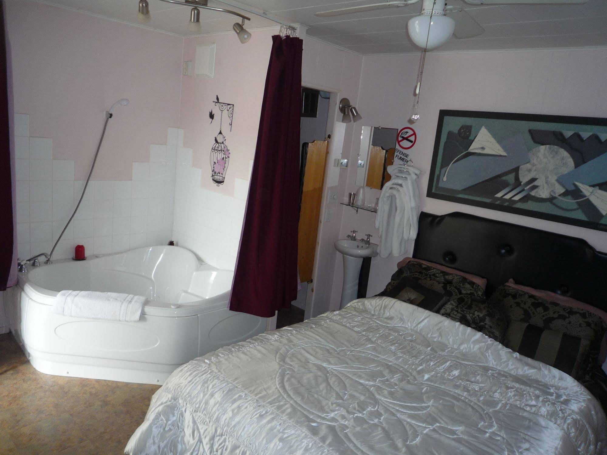 Motel Tracy