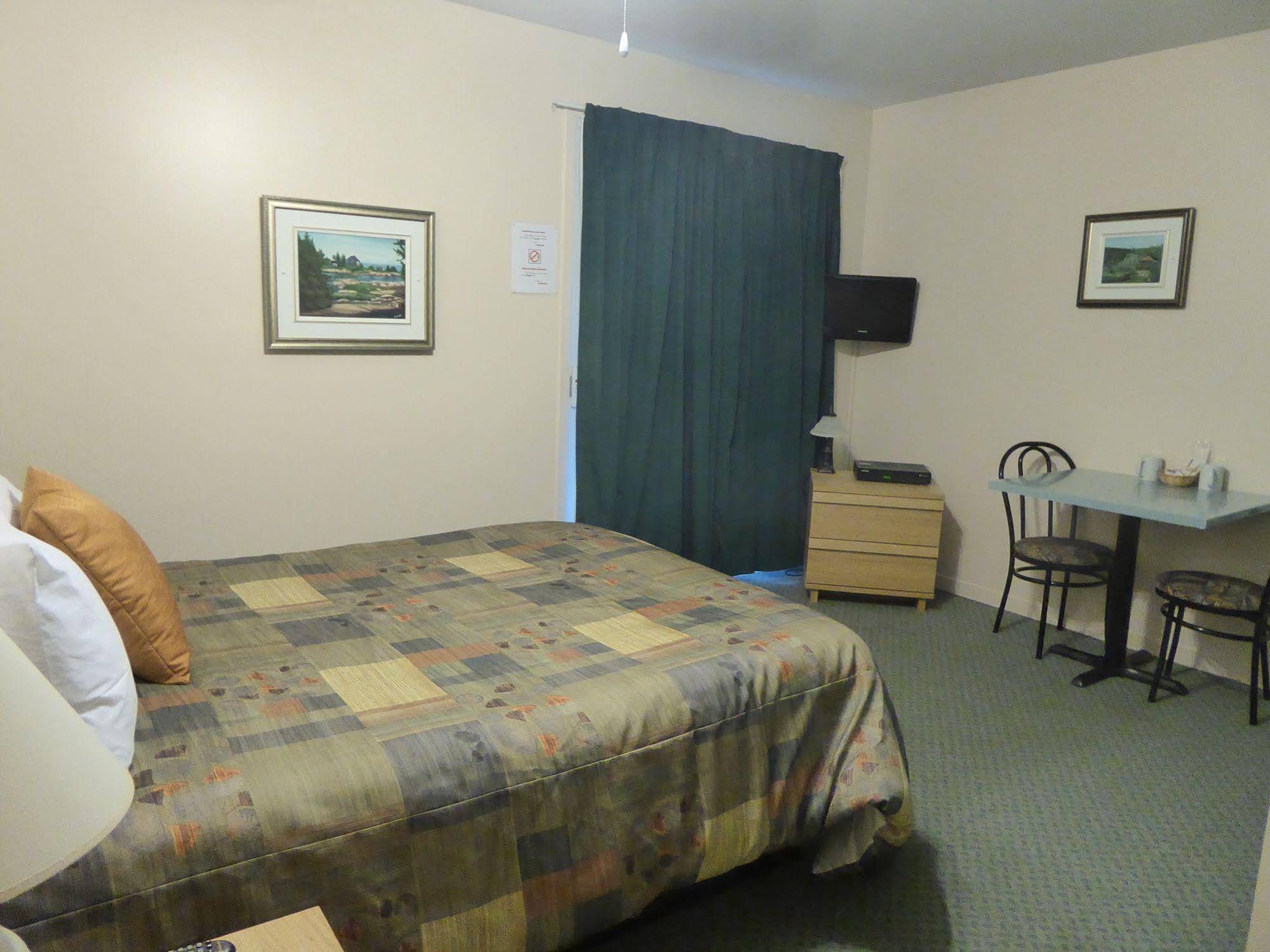 Motel De L'anse A L'eau
