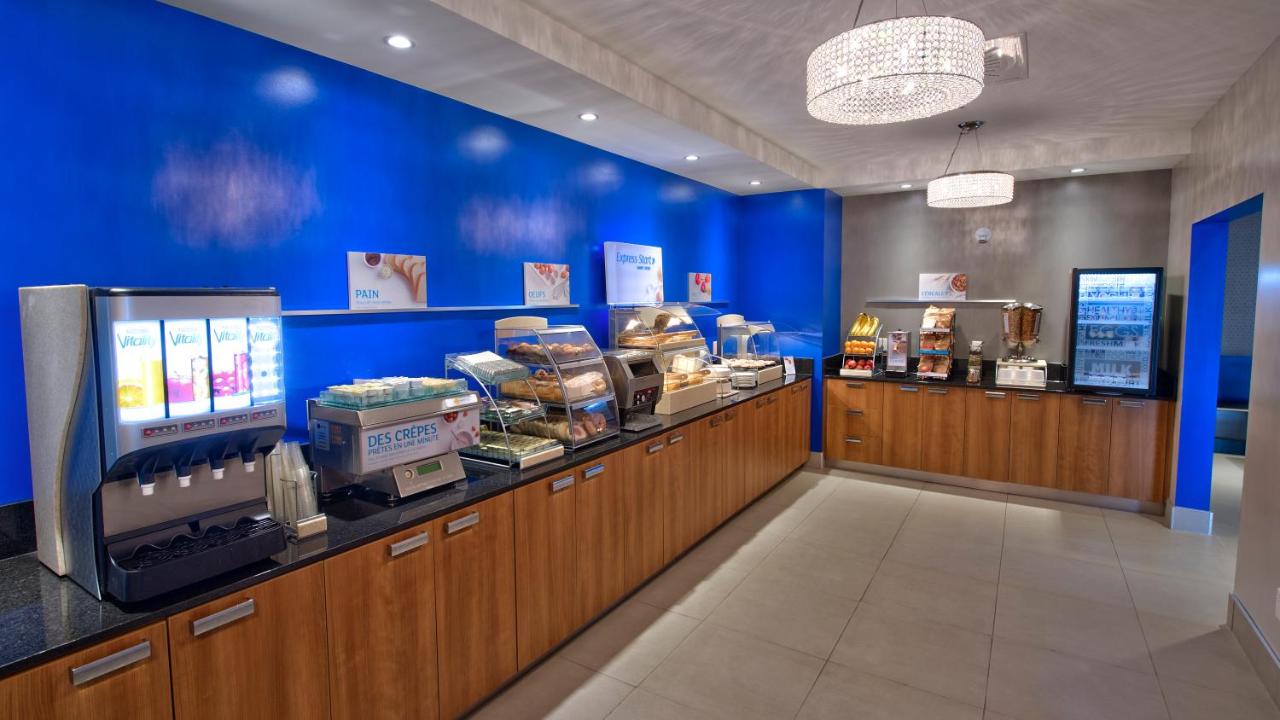 Holiday Inn Express And Suites Vaudreuil Dorion