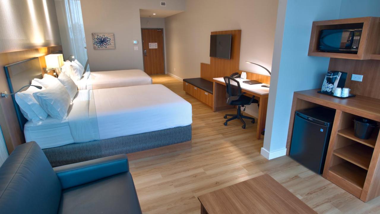 Holiday Inn Express And Suites Vaudreuil Dorion