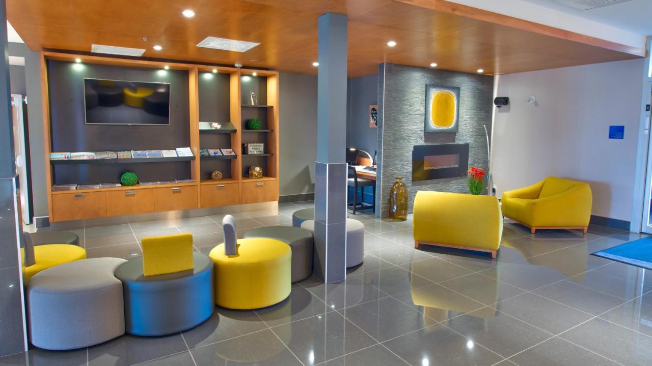 Holiday Inn Express And Suites Vaudreuil Dorion