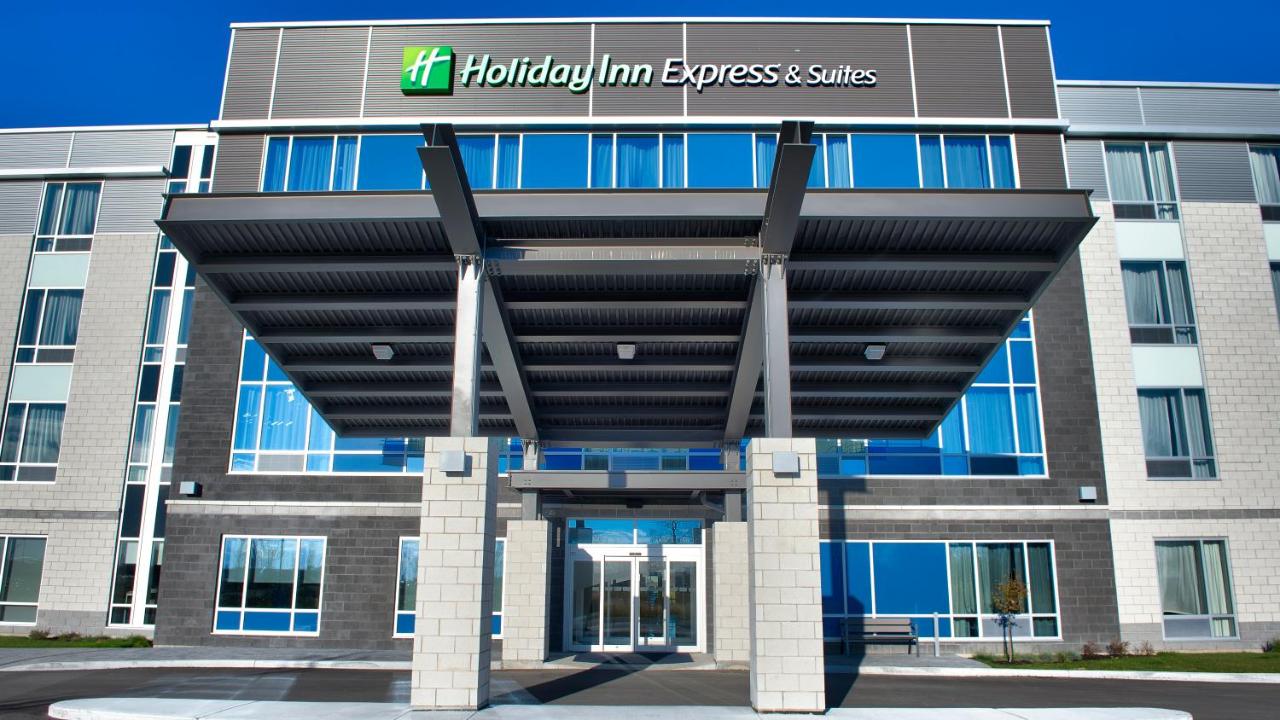 Holiday Inn Express And Suites Vaudreuil Dorion