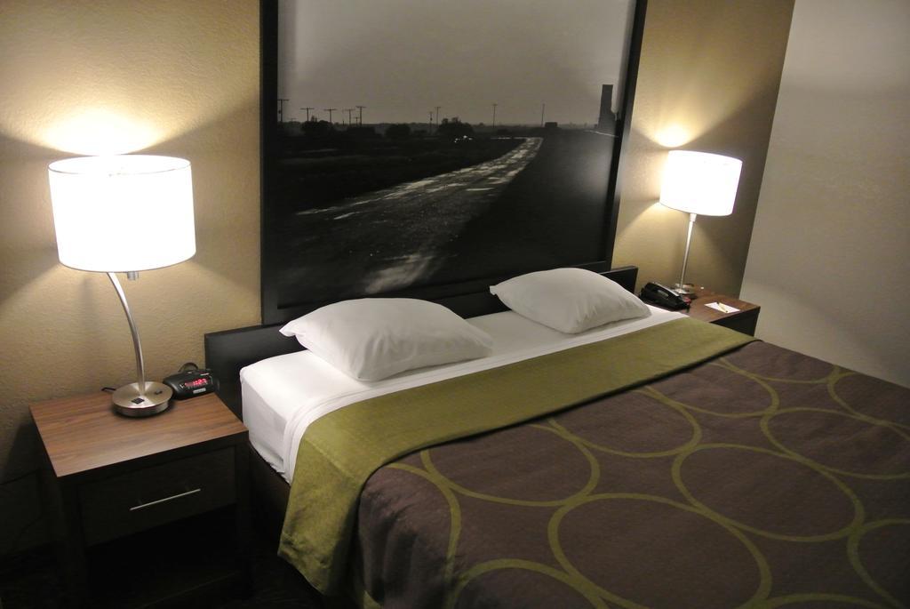 Home Inn & Suites Lloydminster