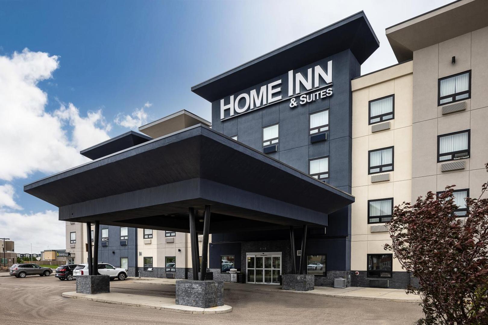 Home Inn and Suites Regina Airport