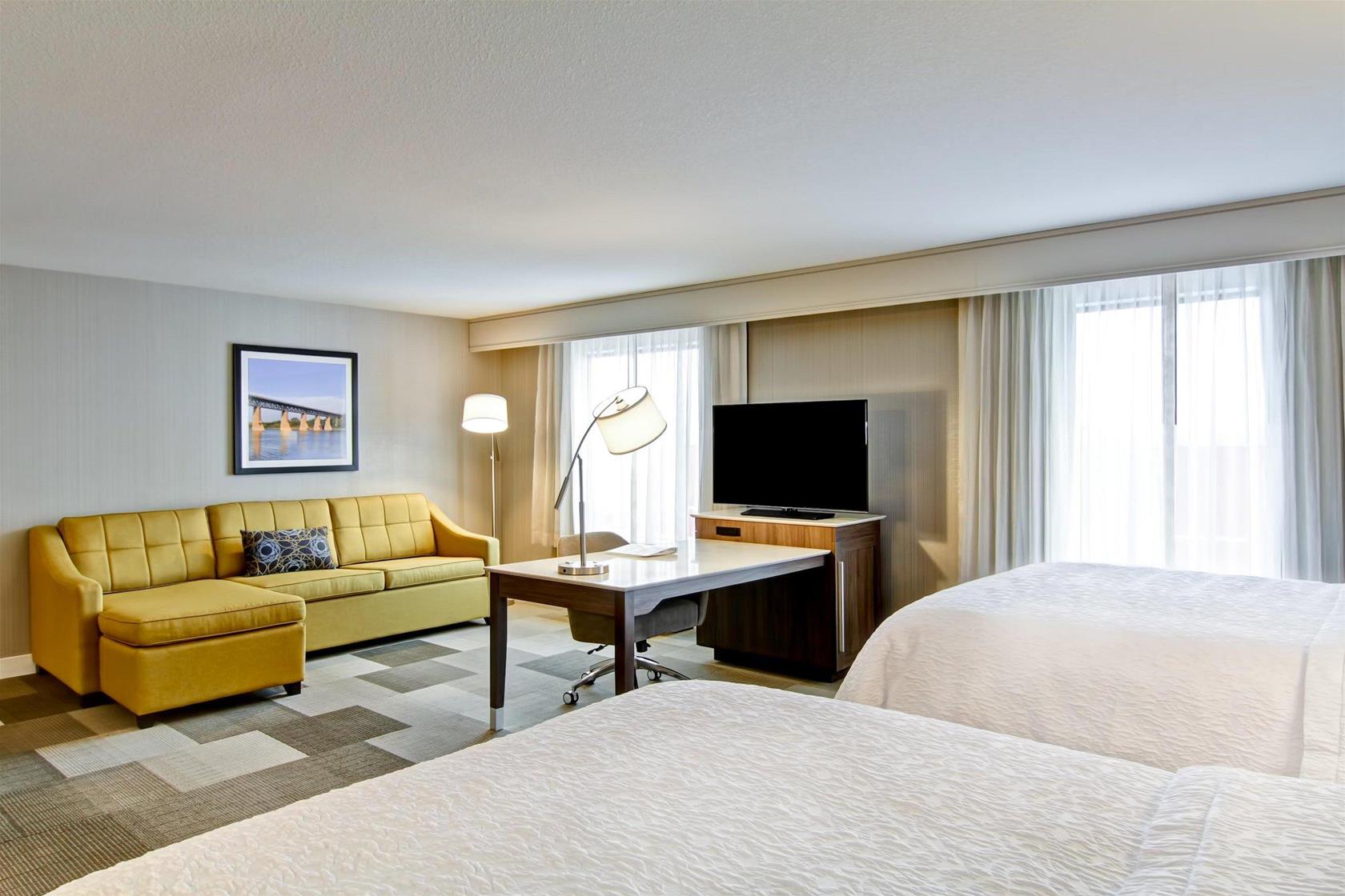 Hampton Inn And Suites By Hilton Saskatoon Airport