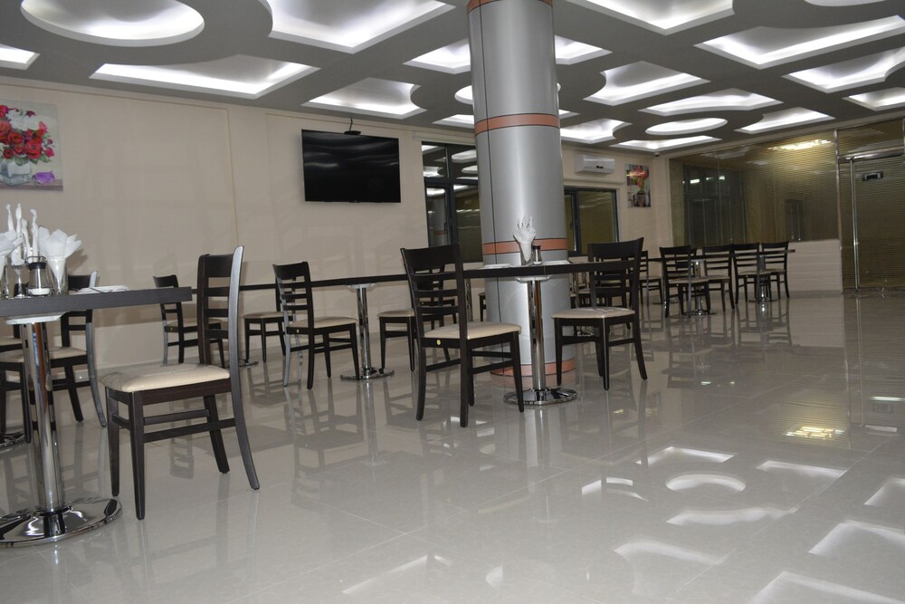 Hotel Platinum