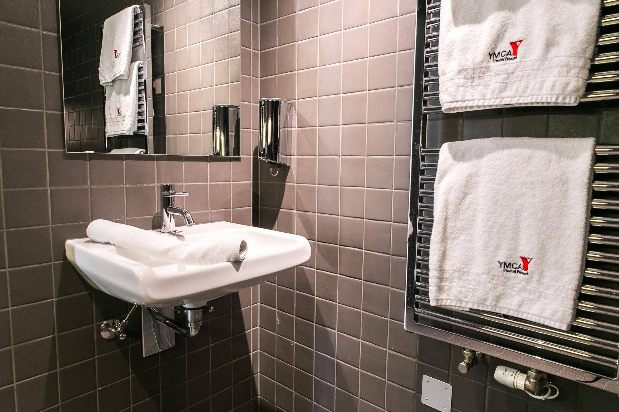 Hotel & Lounge by Hyve Basel SBB