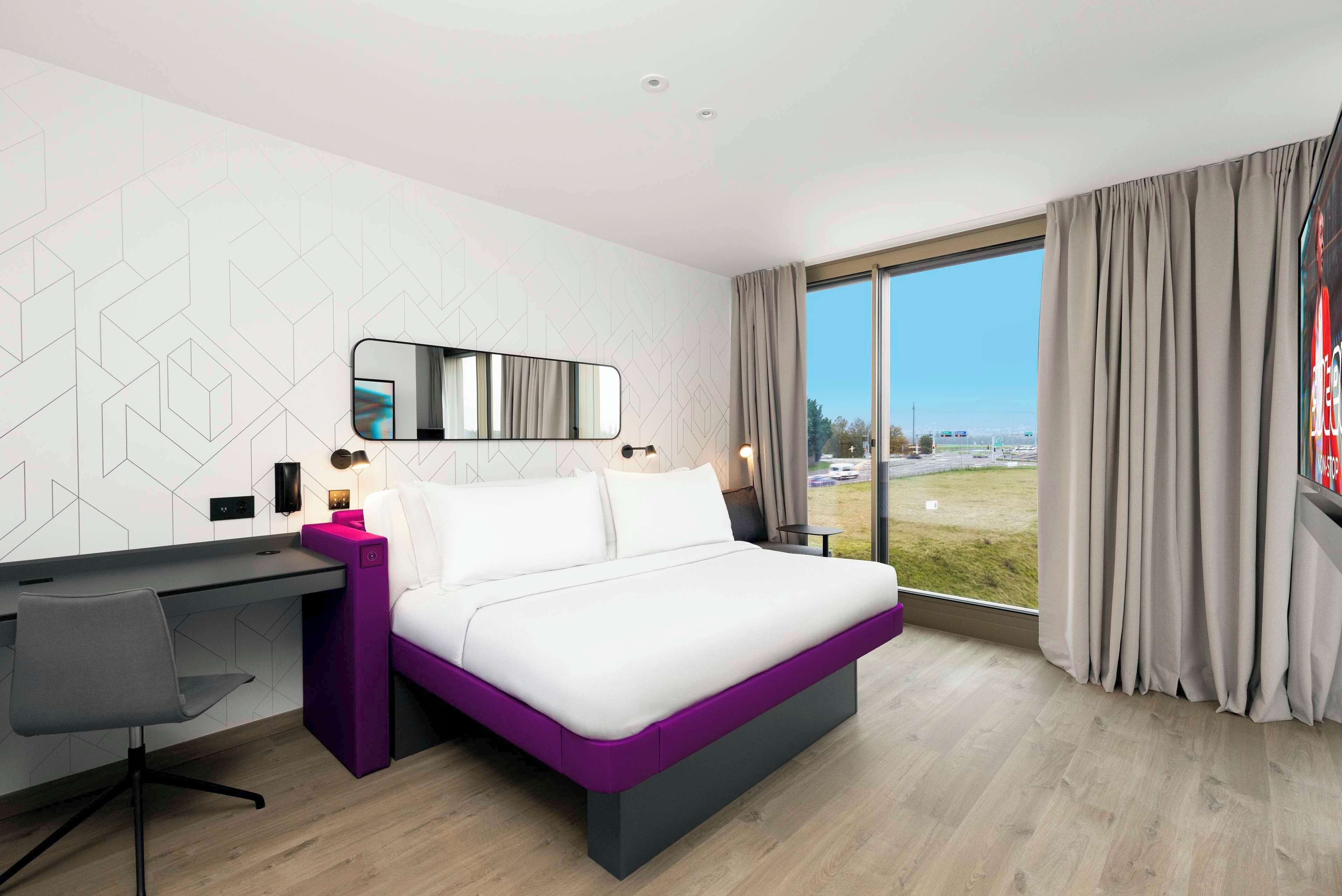 Yotel Geneva Lake