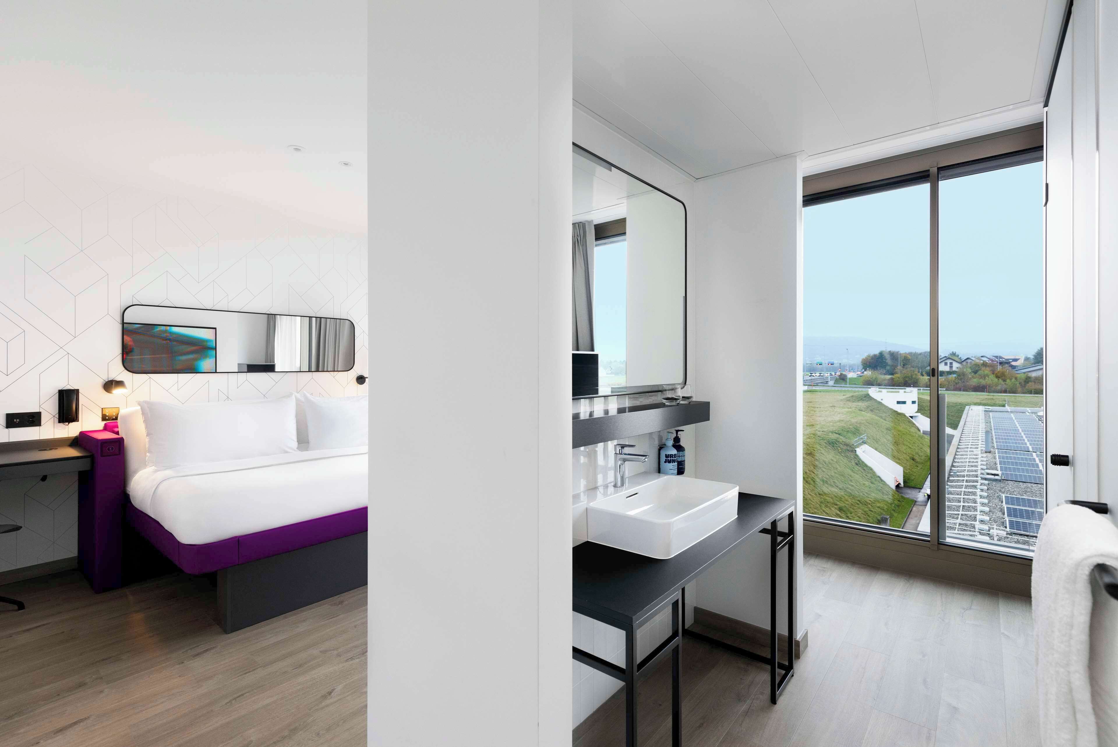 Yotel Geneva Lake