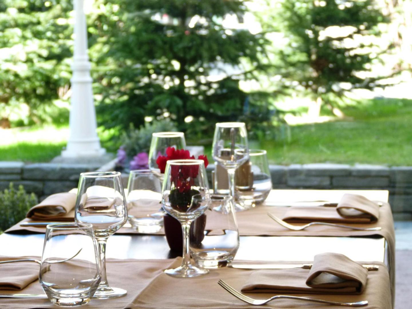 International & Terminus