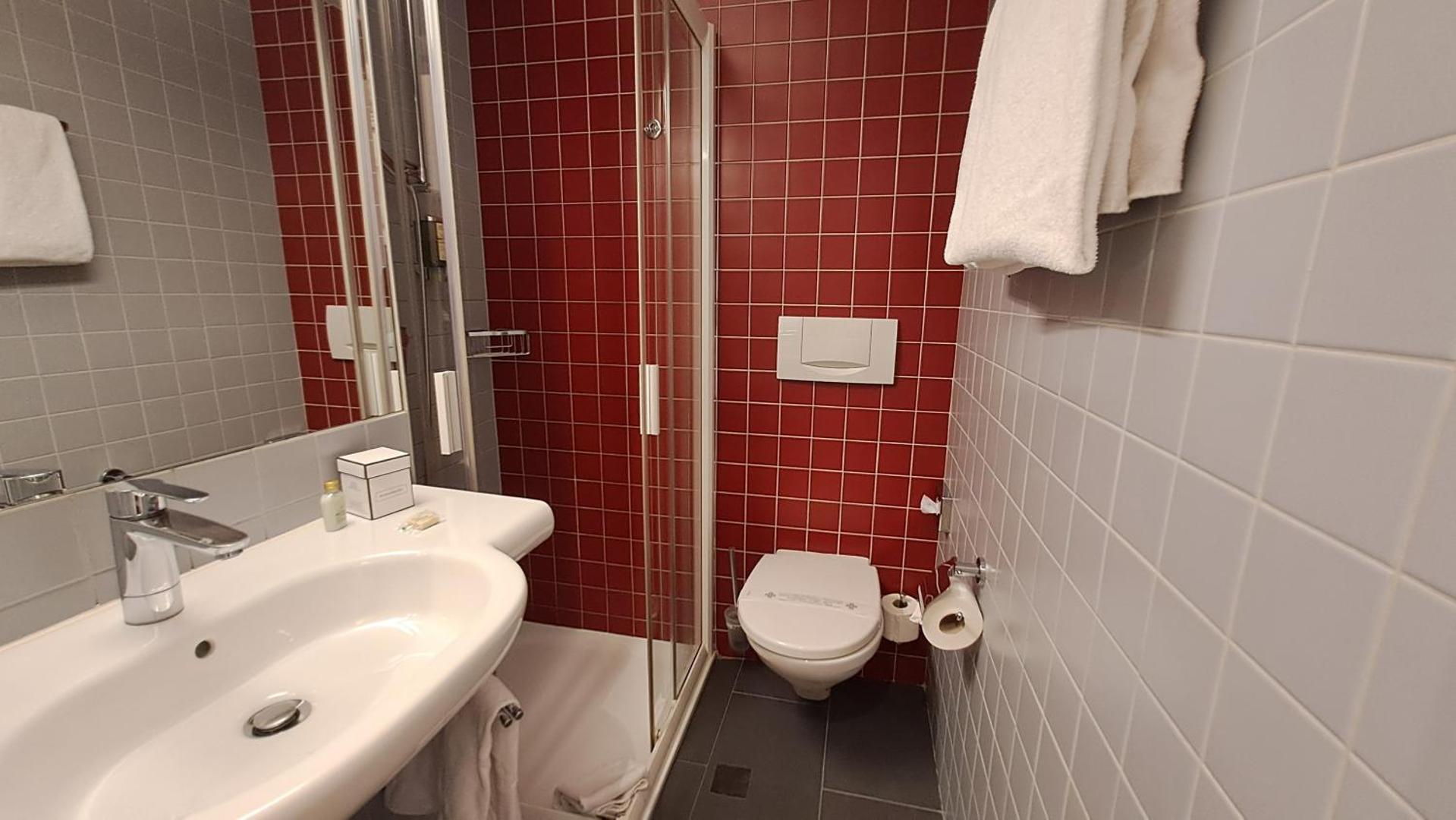 International & Terminus