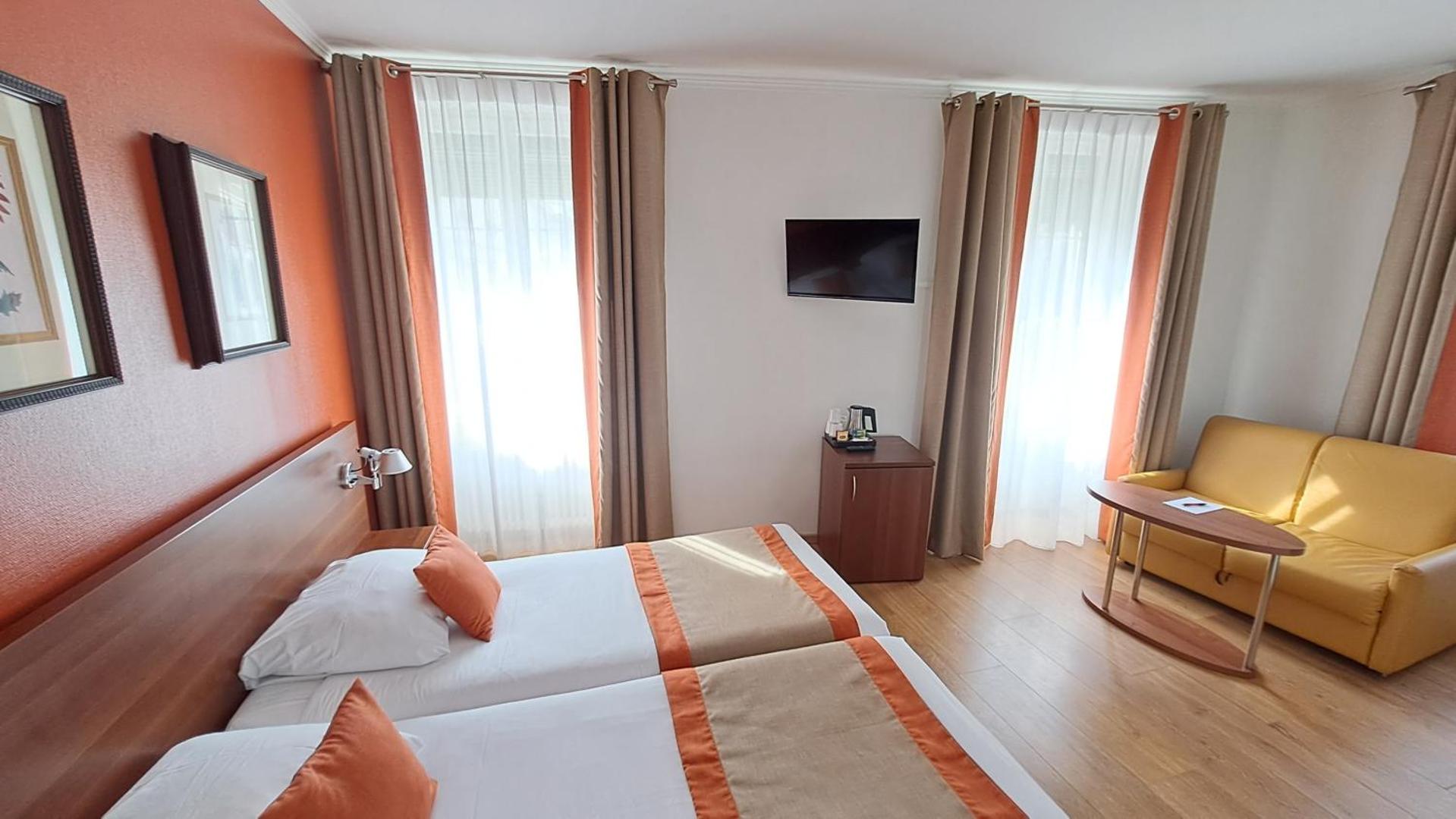 International & Terminus