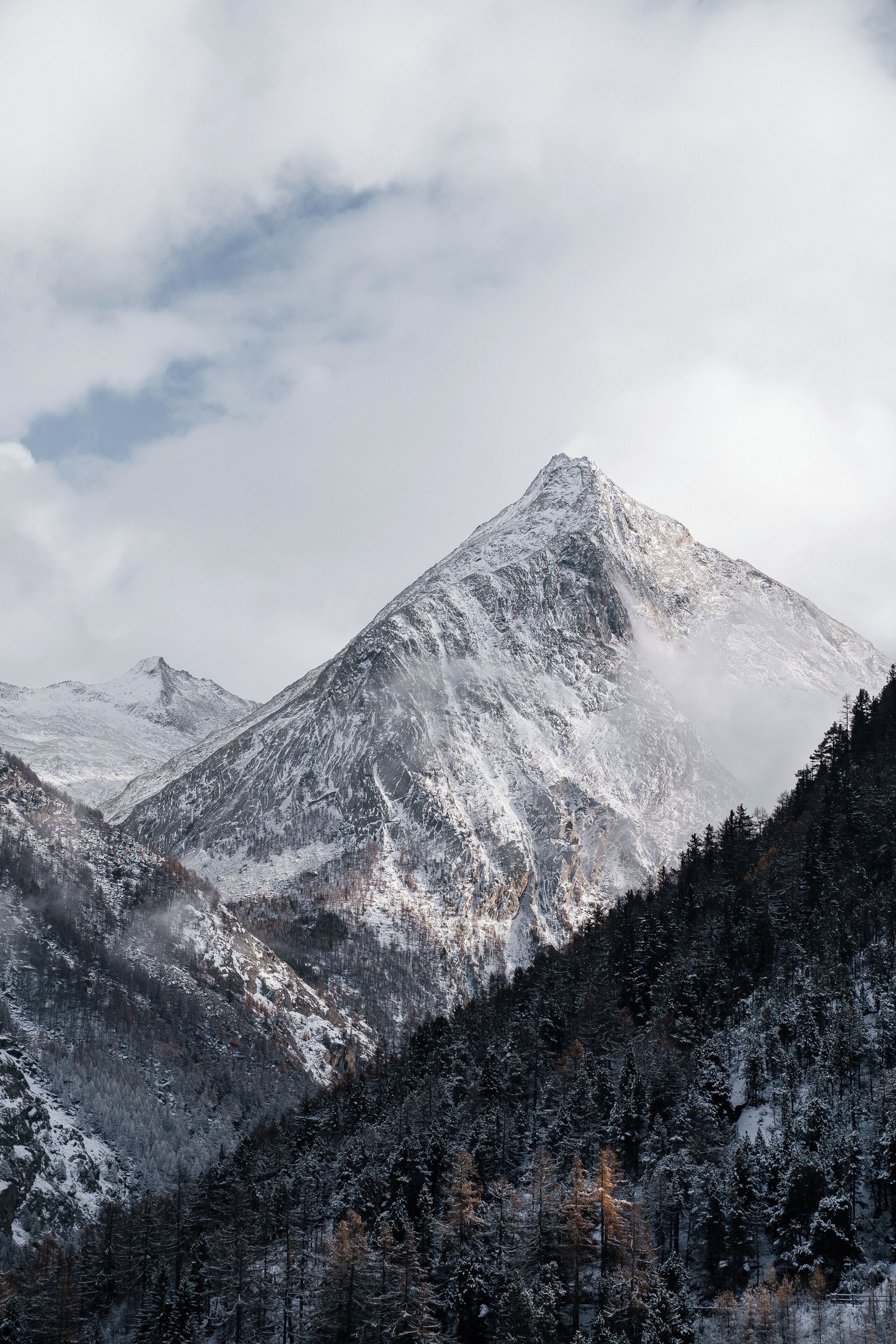 Waldhotel Fletschhorn - Panoramic Retreat in Saas Fee
