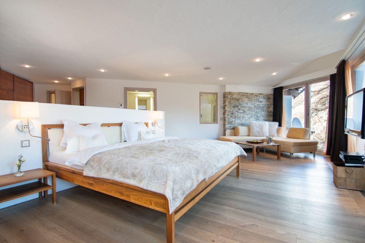Waldhotel Fletschhorn - Panoramic Retreat in Saas Fee