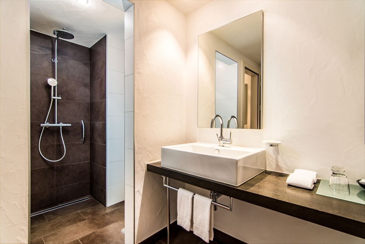 Waldhotel Fletschhorn - Panoramic Retreat in Saas Fee