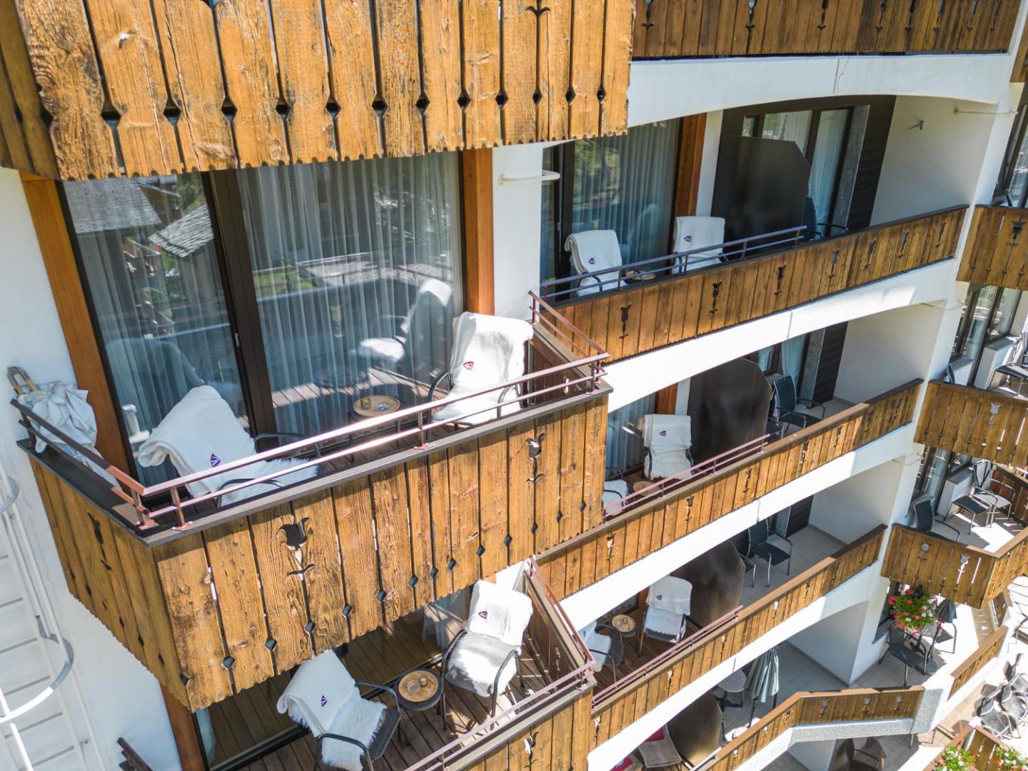 Swiss Alpine Hotel Allalin