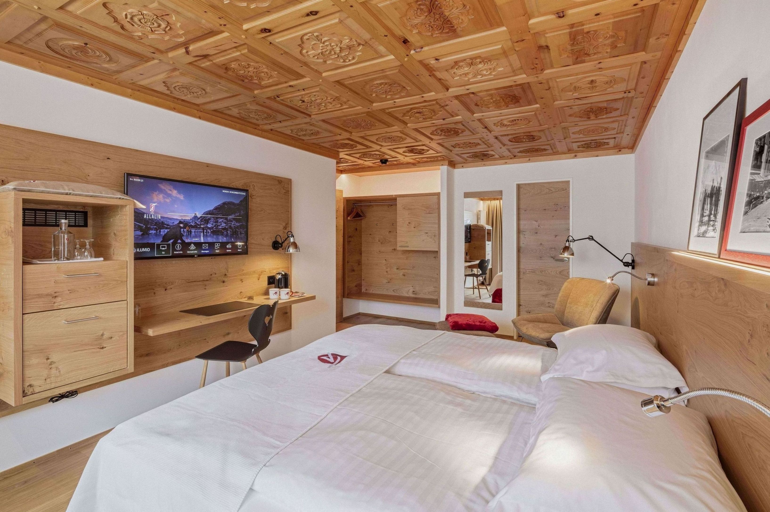 Swiss Alpine Hotel Allalin