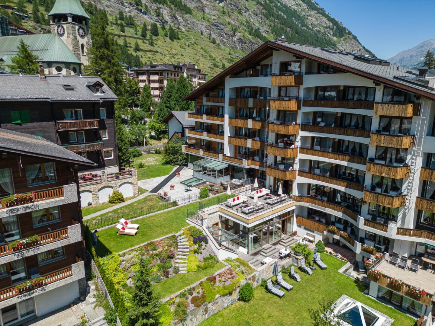Swiss Alpine Hotel Allalin