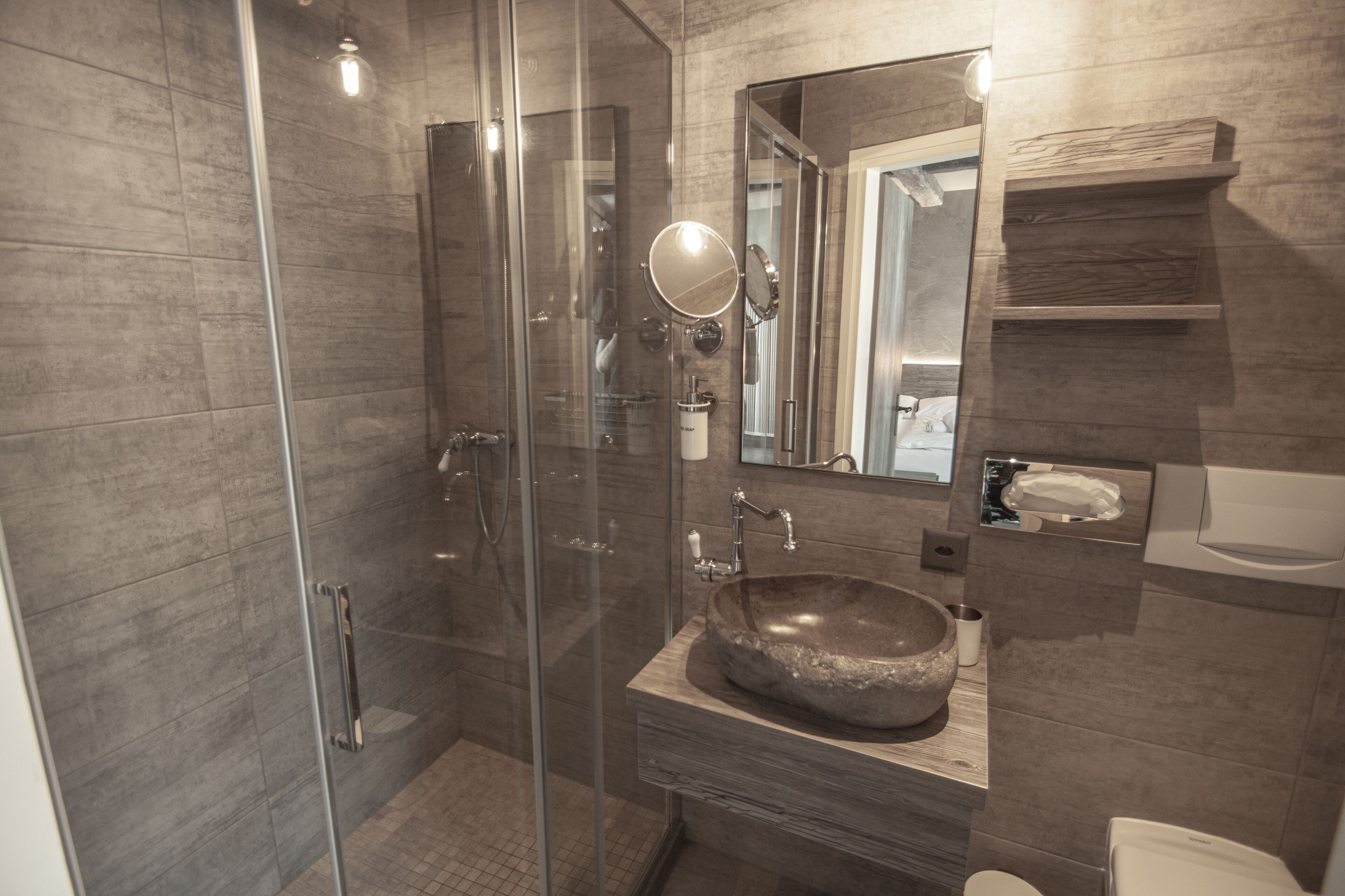 Seven Boutique Hotel