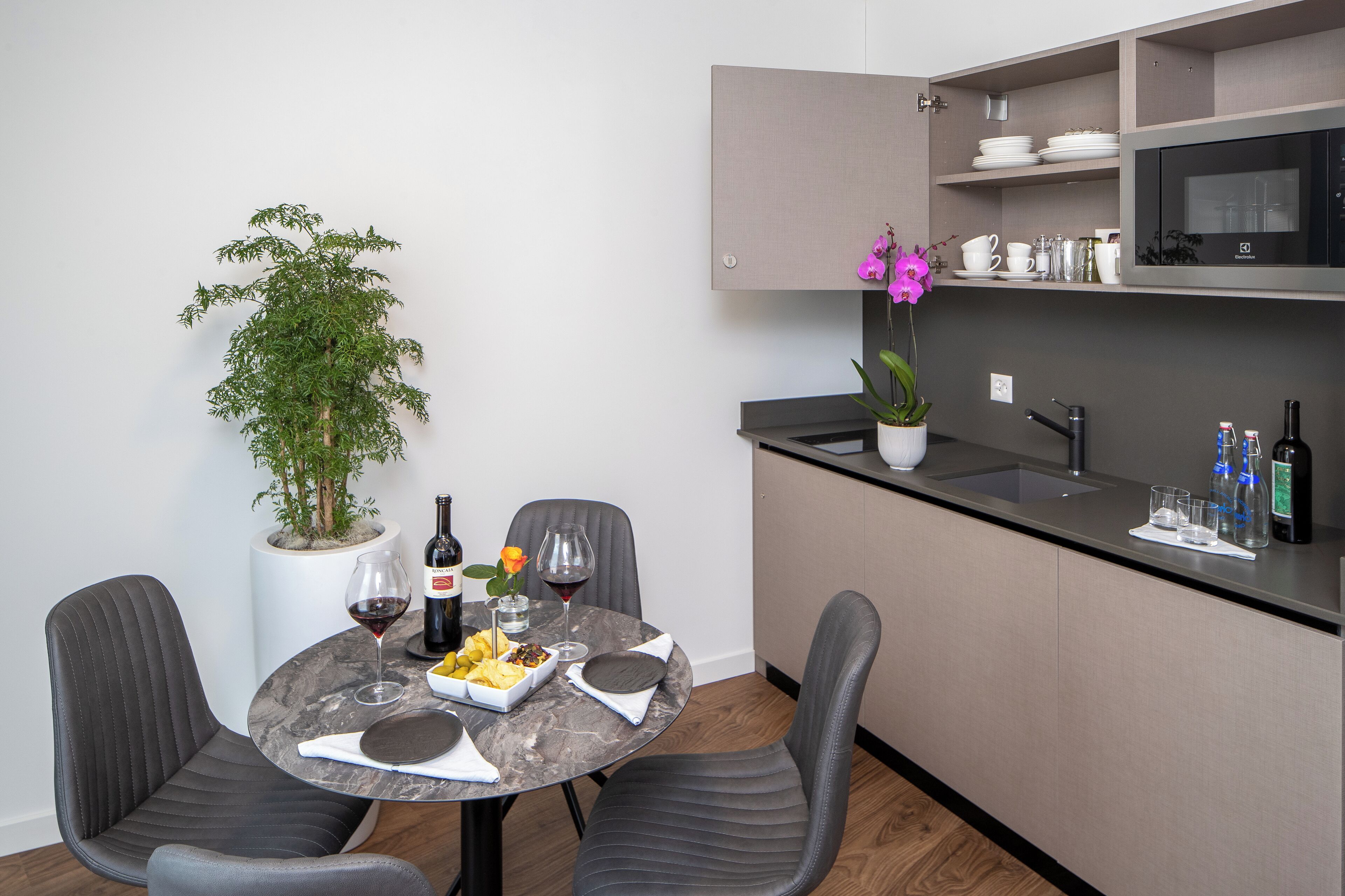 Hotel & Lounge Lago Maggiore