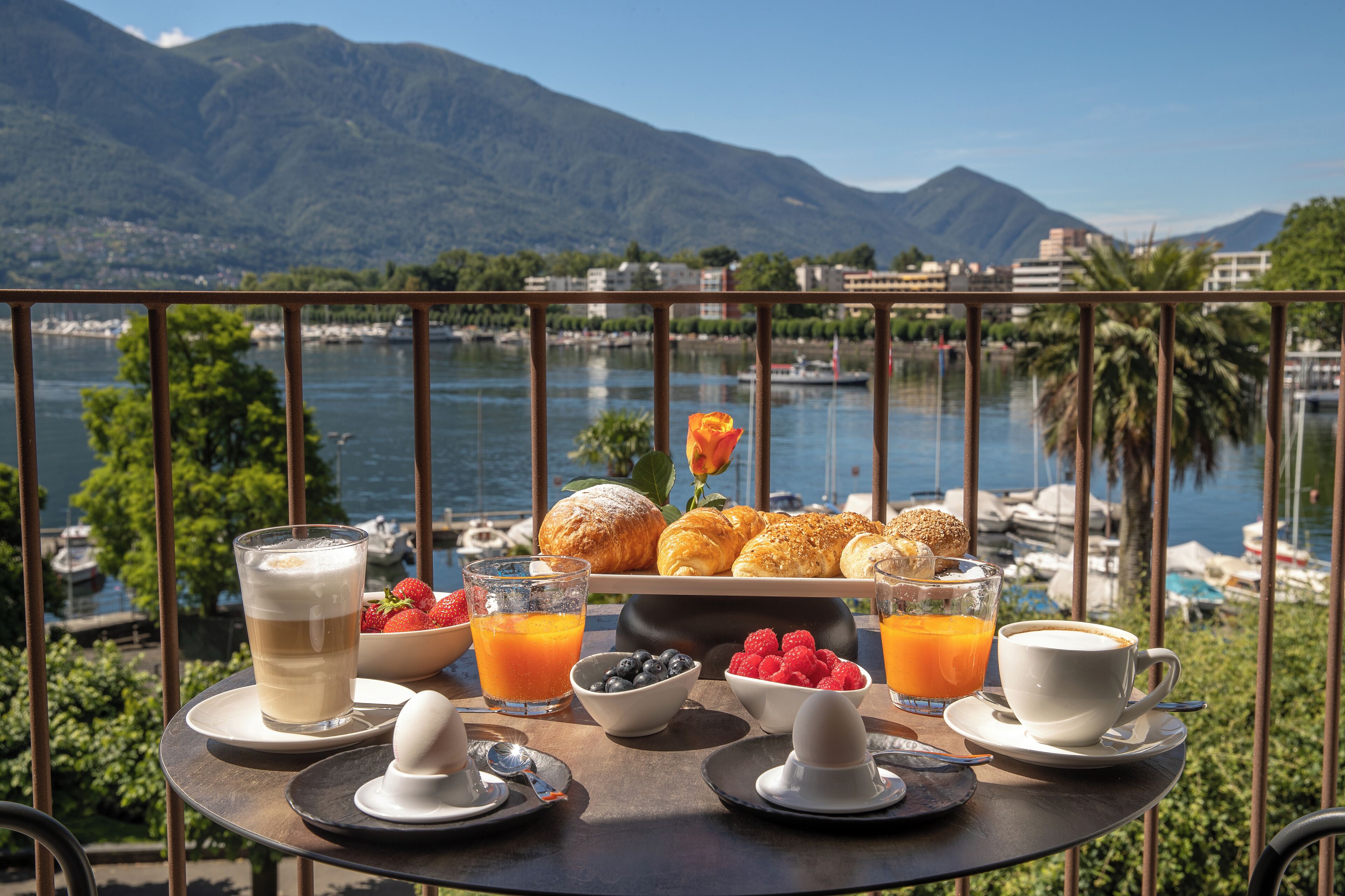 Hotel & Lounge Lago Maggiore