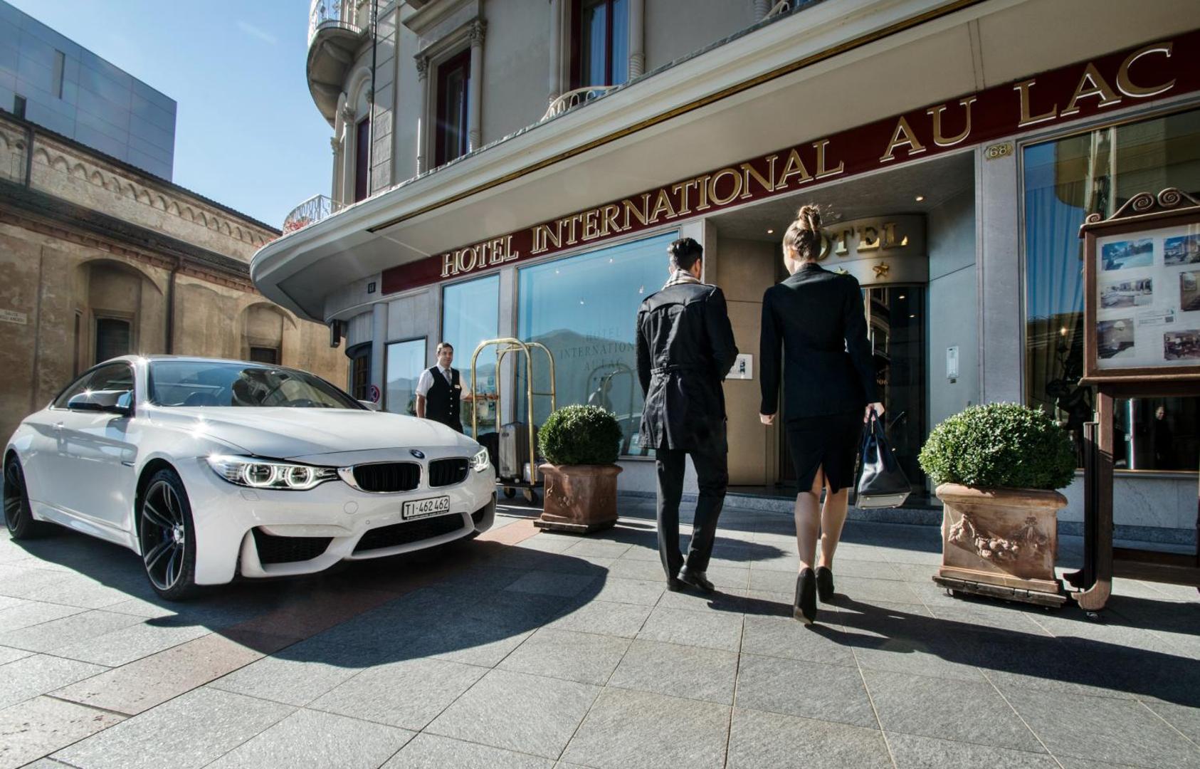 International au Lac