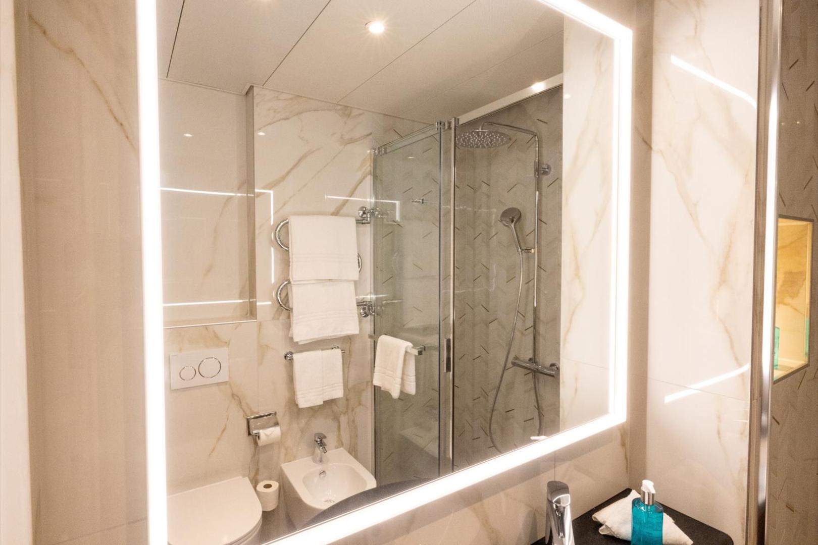 International au Lac