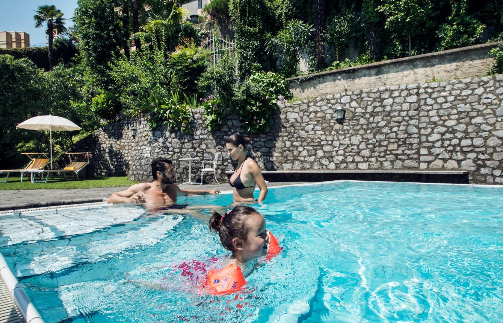 International au Lac