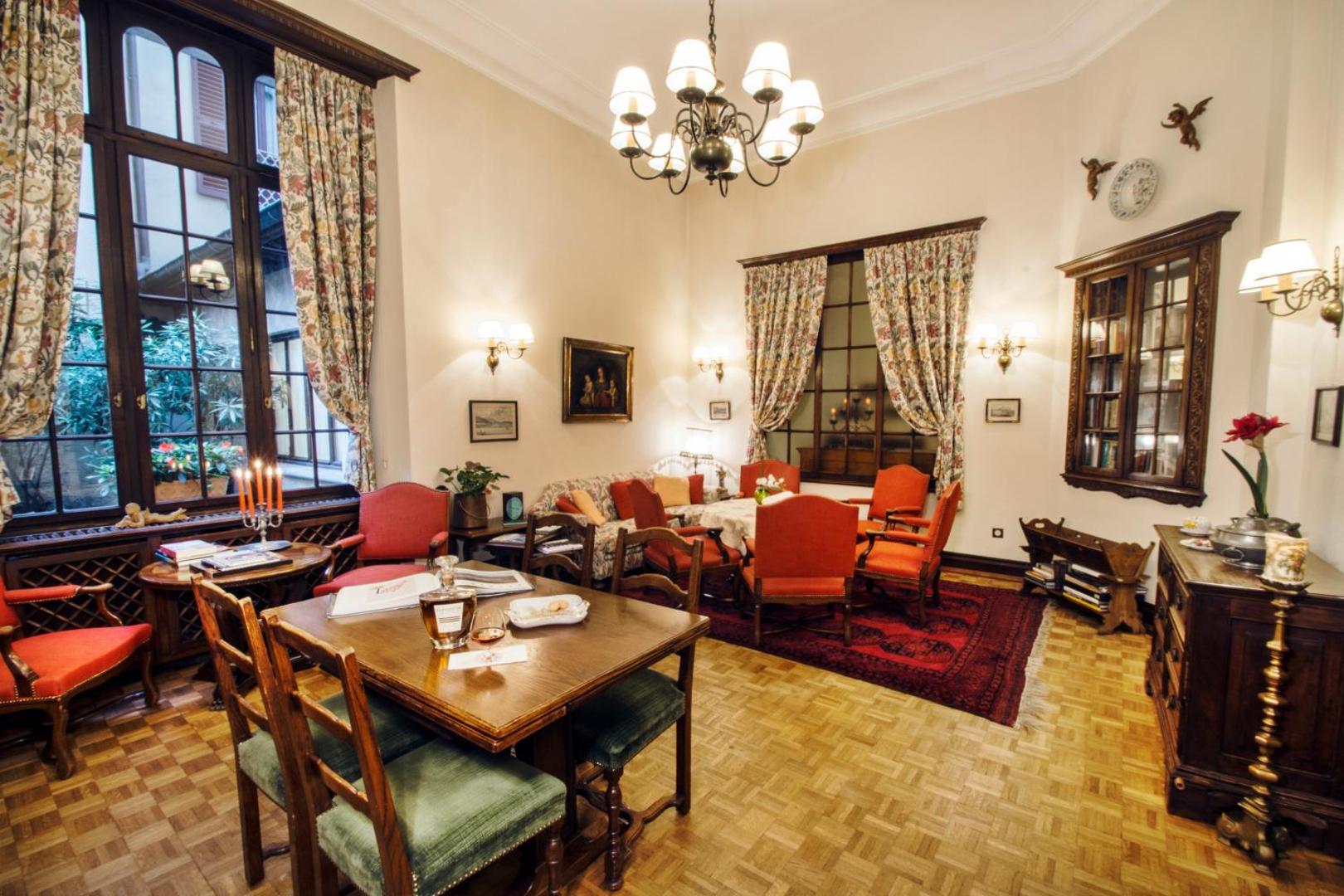 International au Lac