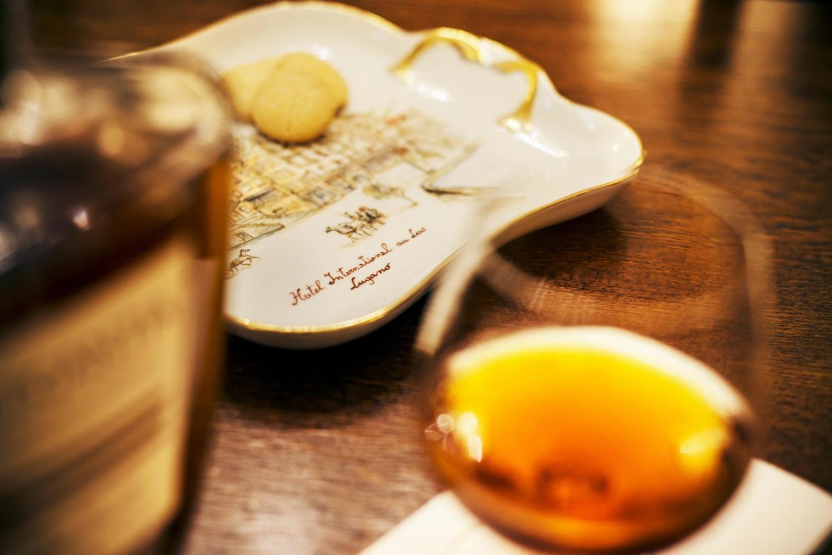 International au Lac