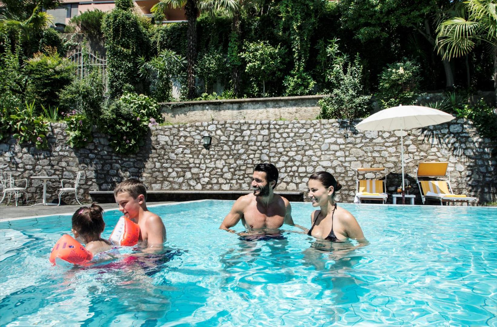 International au Lac