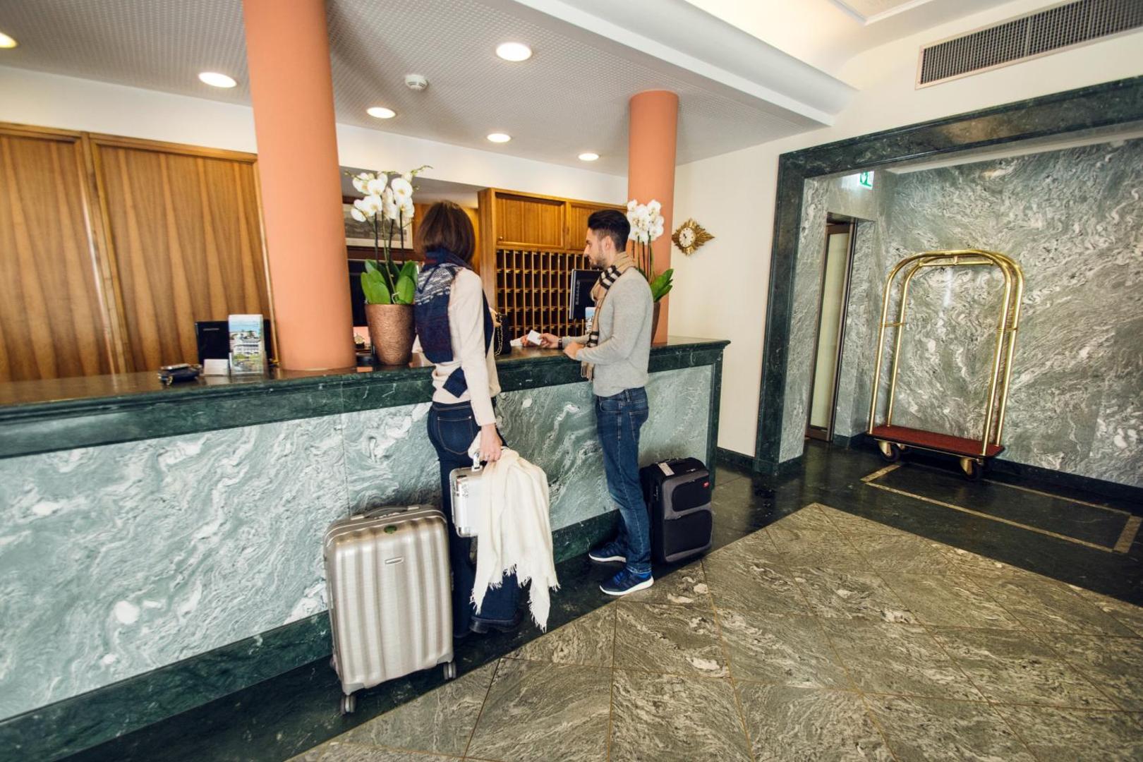 International au Lac