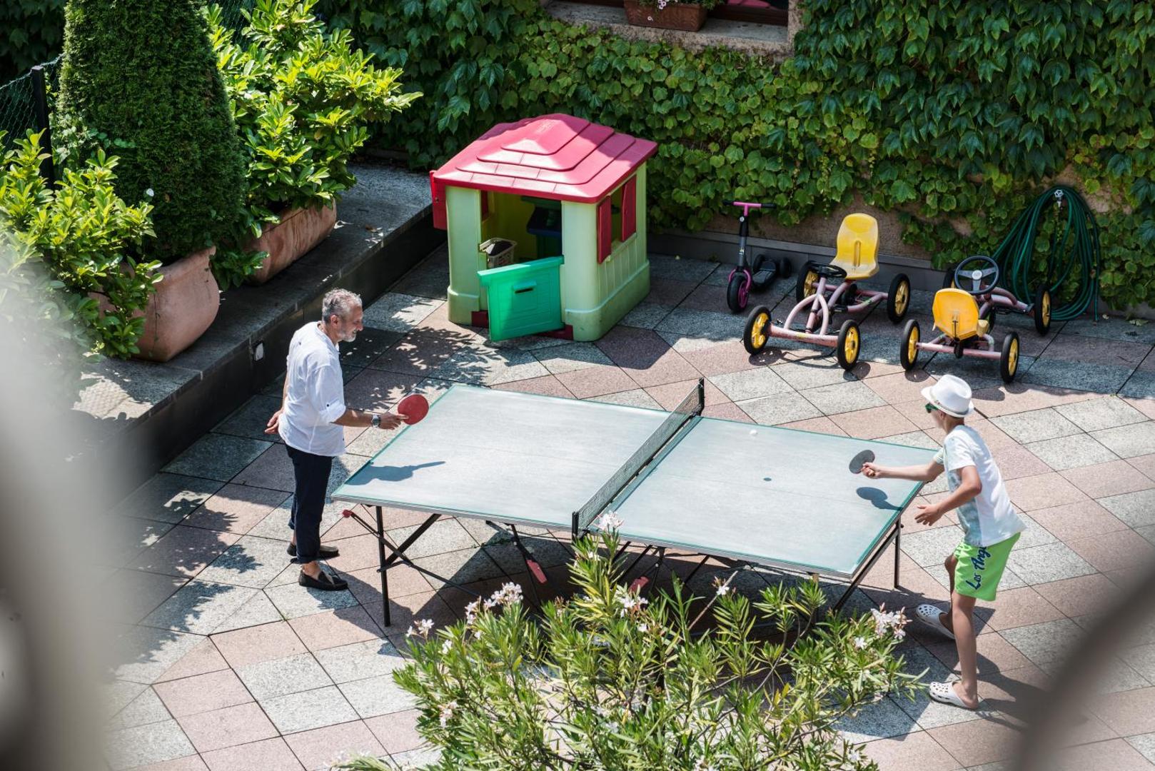 International au Lac