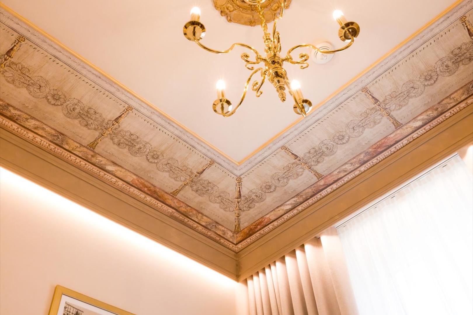 International au Lac