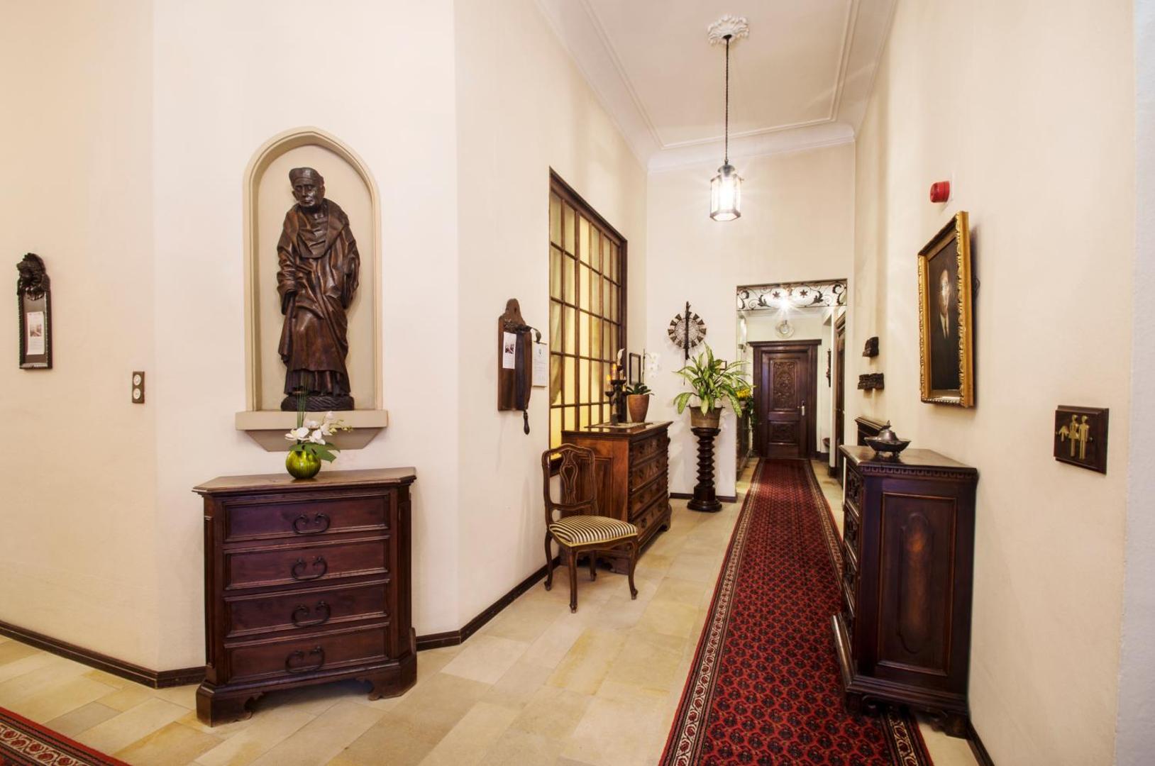 International au Lac