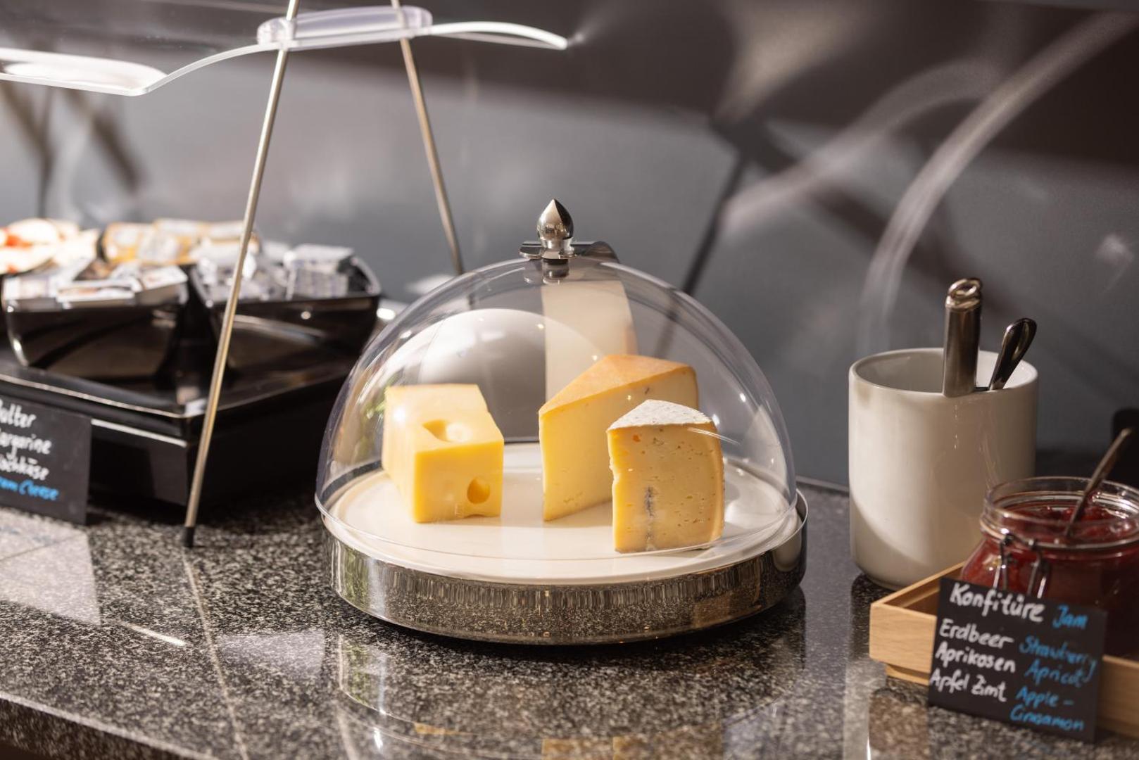 Fred Hotel Zürich Hauptbahnhof & Guest House