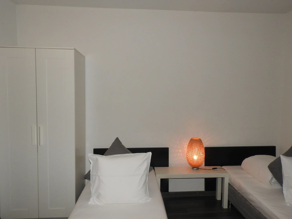 INSIDE FIVE City Apartments