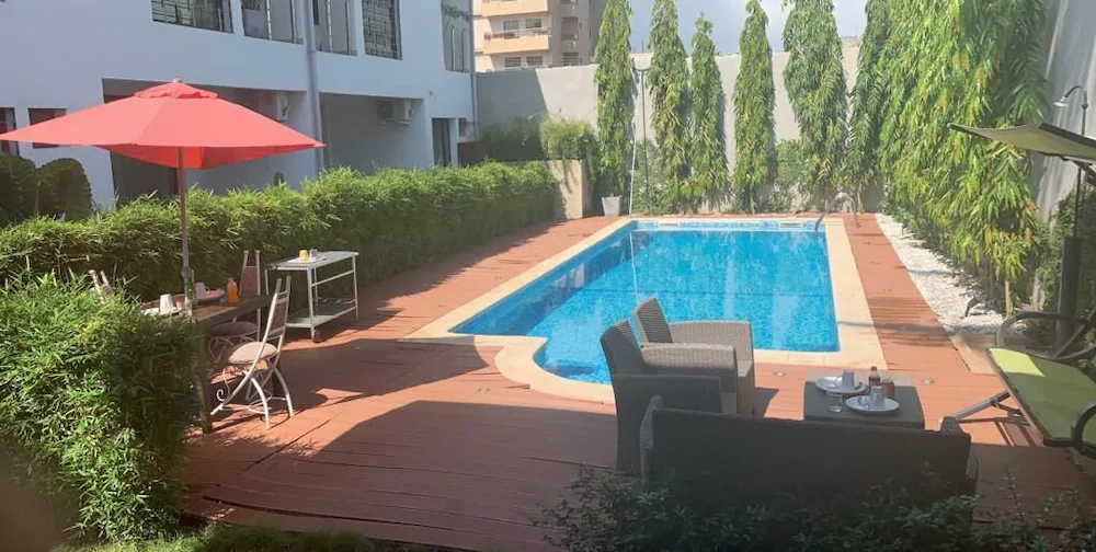 Aldos Residence