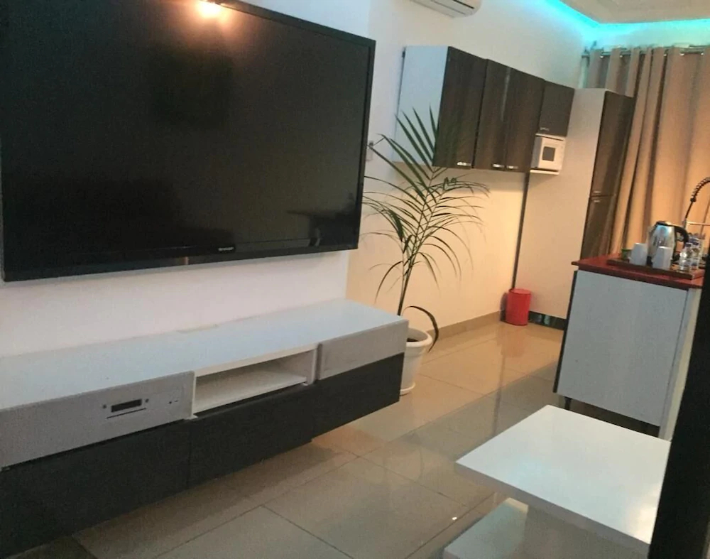 Aldos Residence