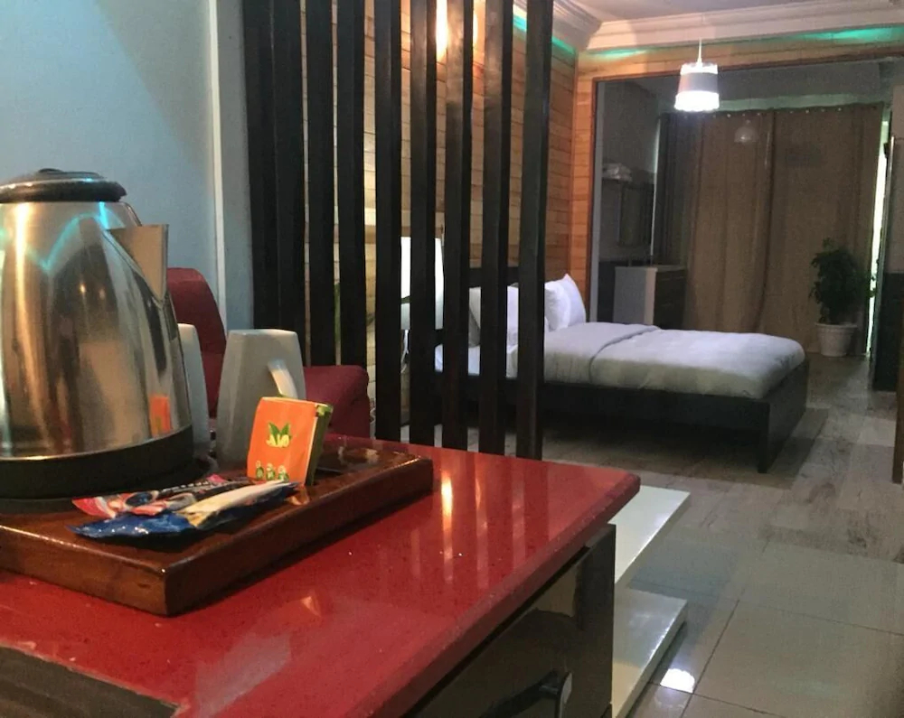 Aldos Residence