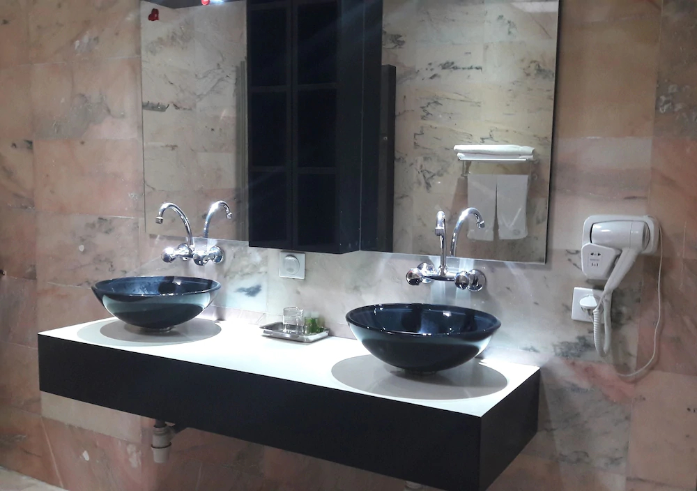 Conciergerie Hotels Limaniya