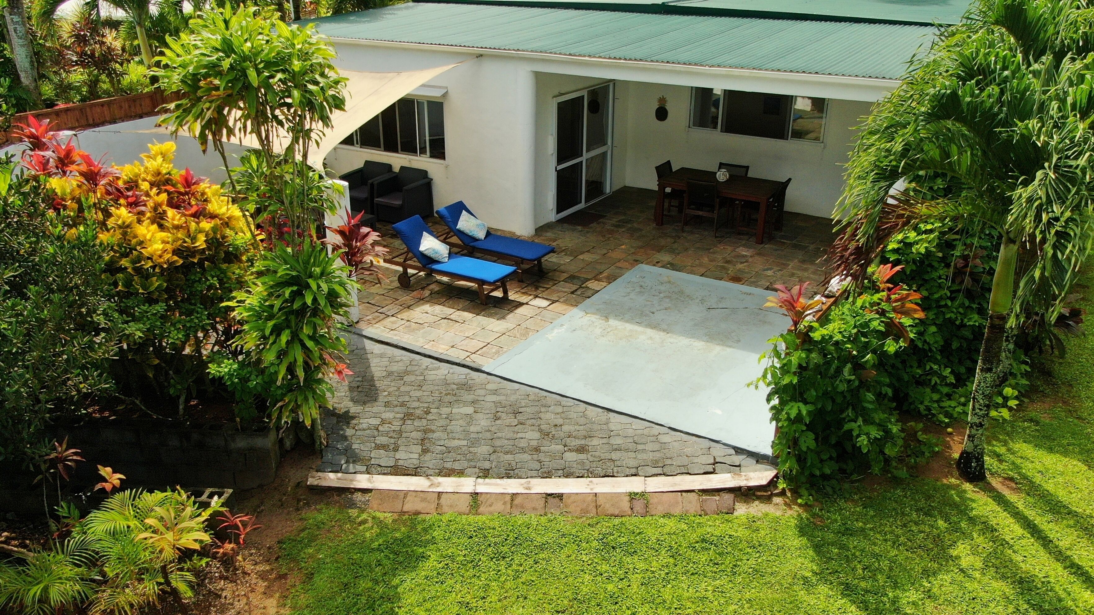 White House Apartments