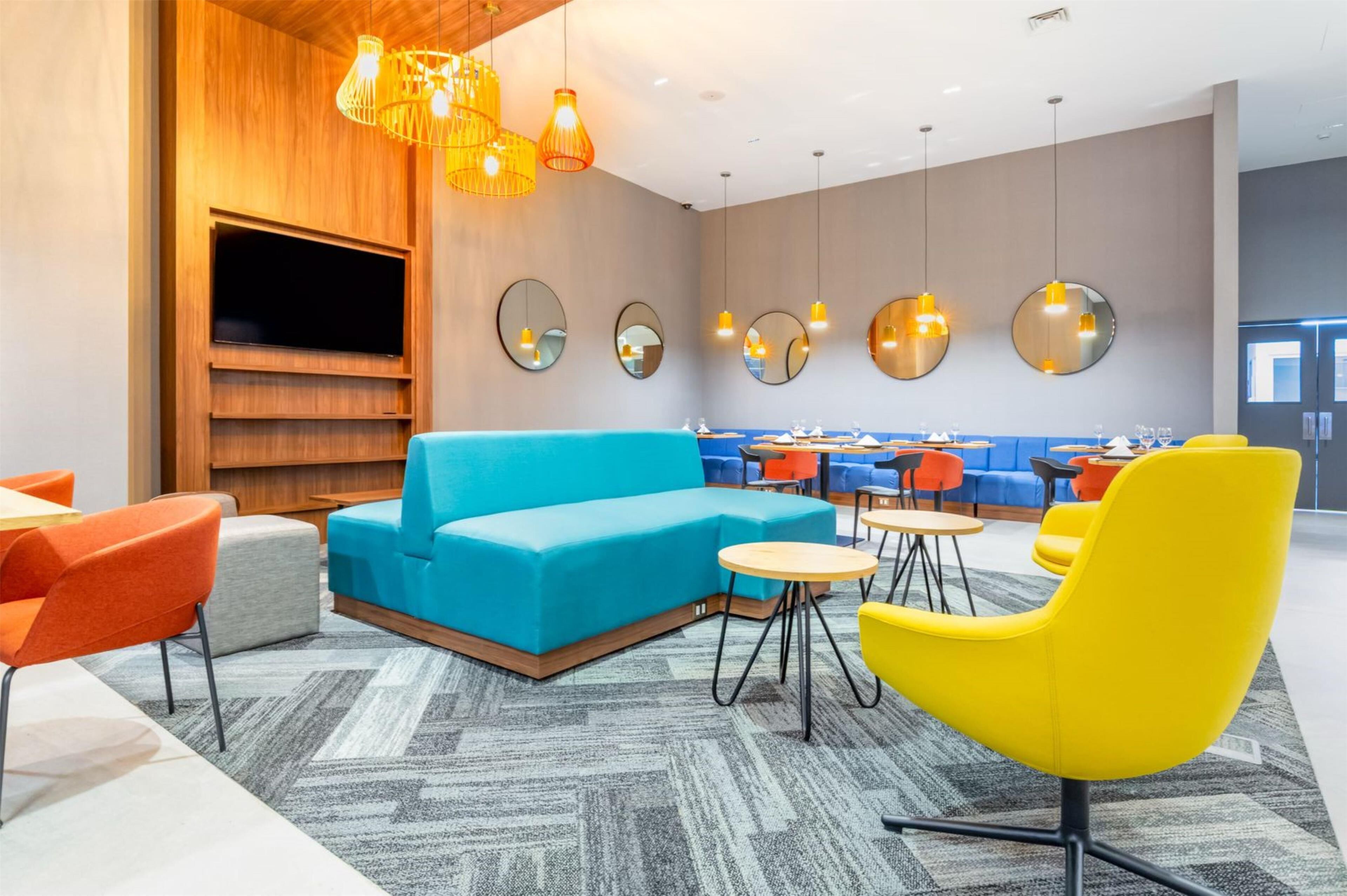 Tru by Hilton Chillan Ferrat