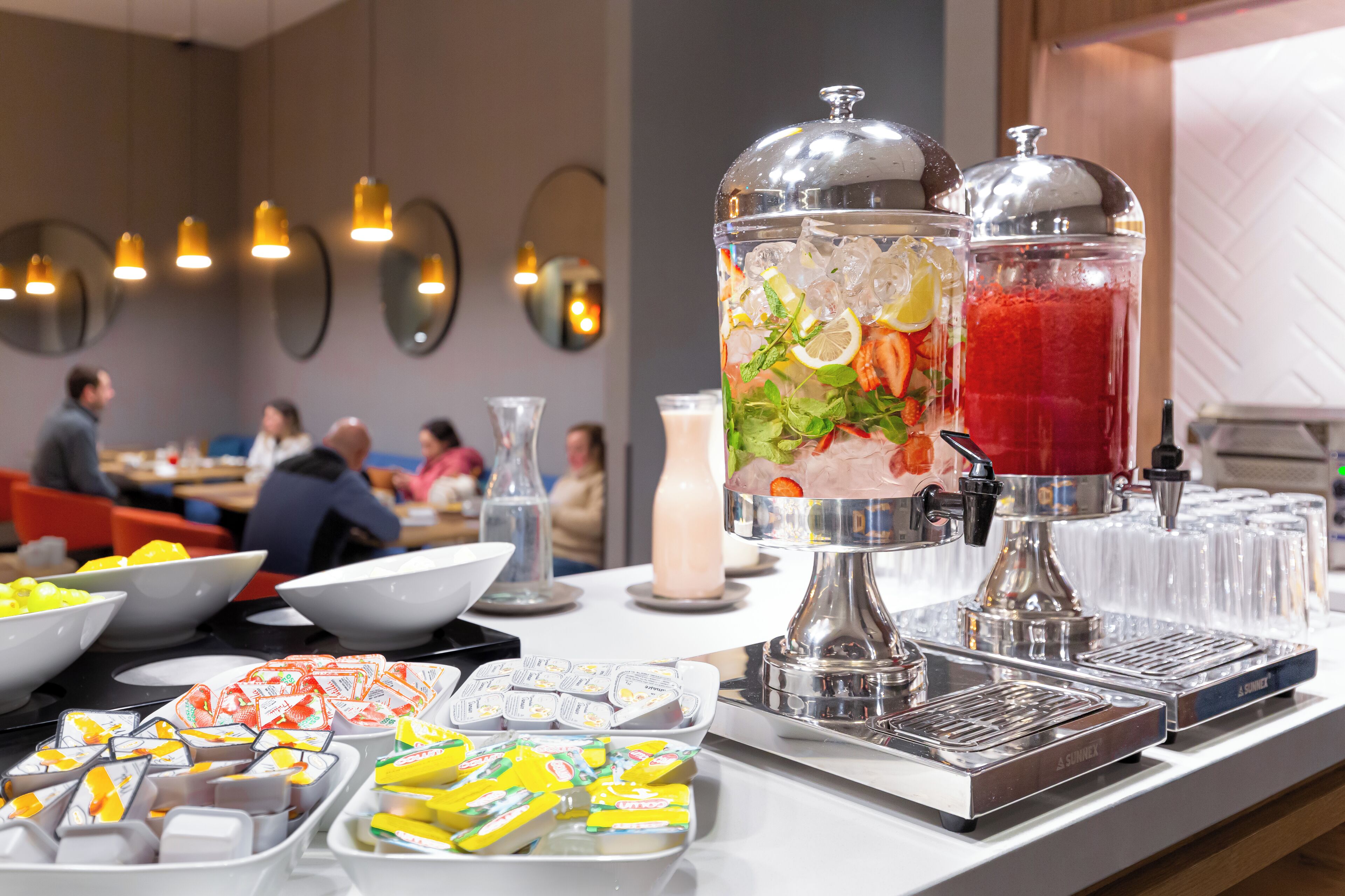 Tru by Hilton Chillan Ferrat