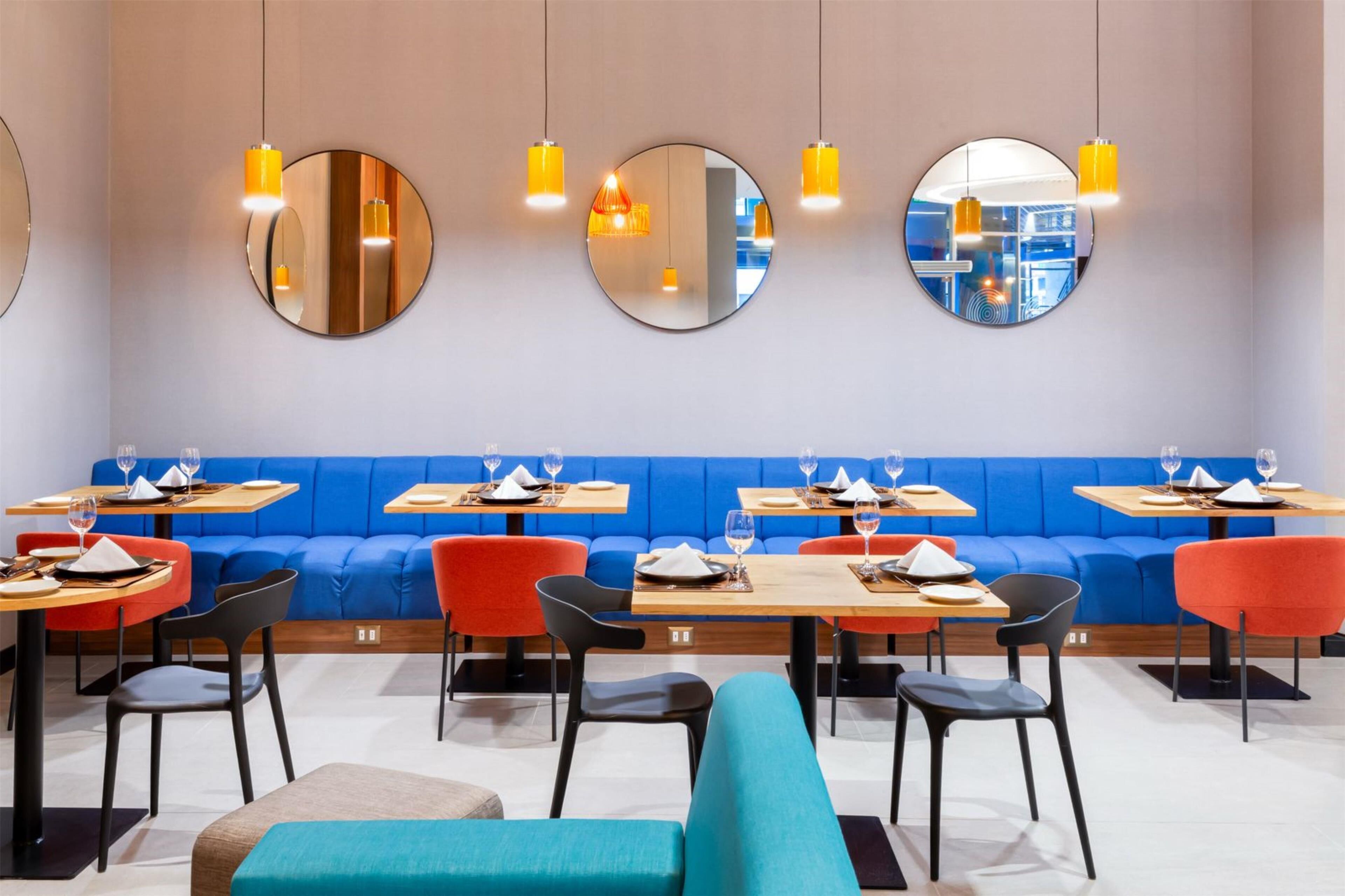 Tru by Hilton Chillan Ferrat