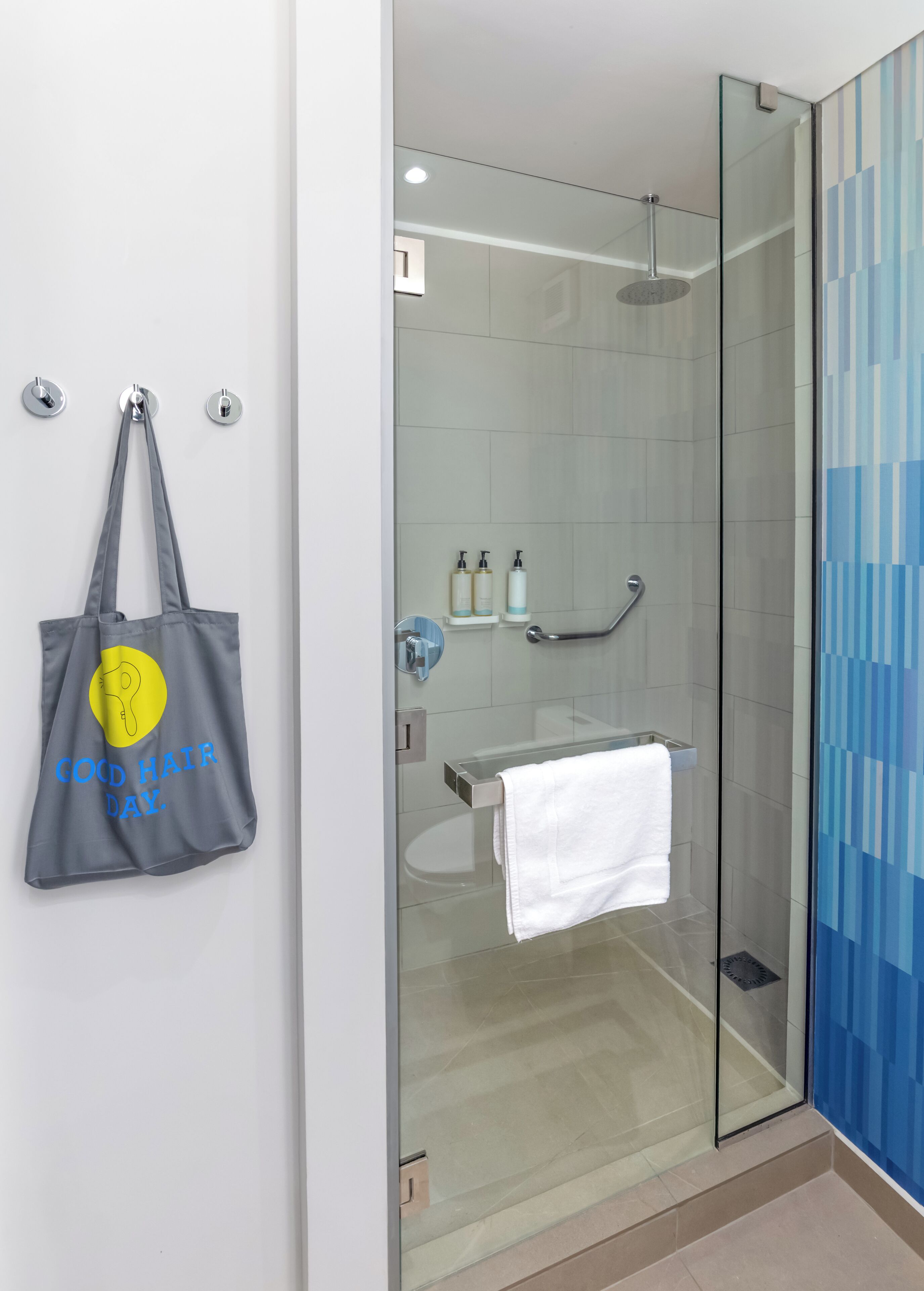 Tru by Hilton Chillan Ferrat