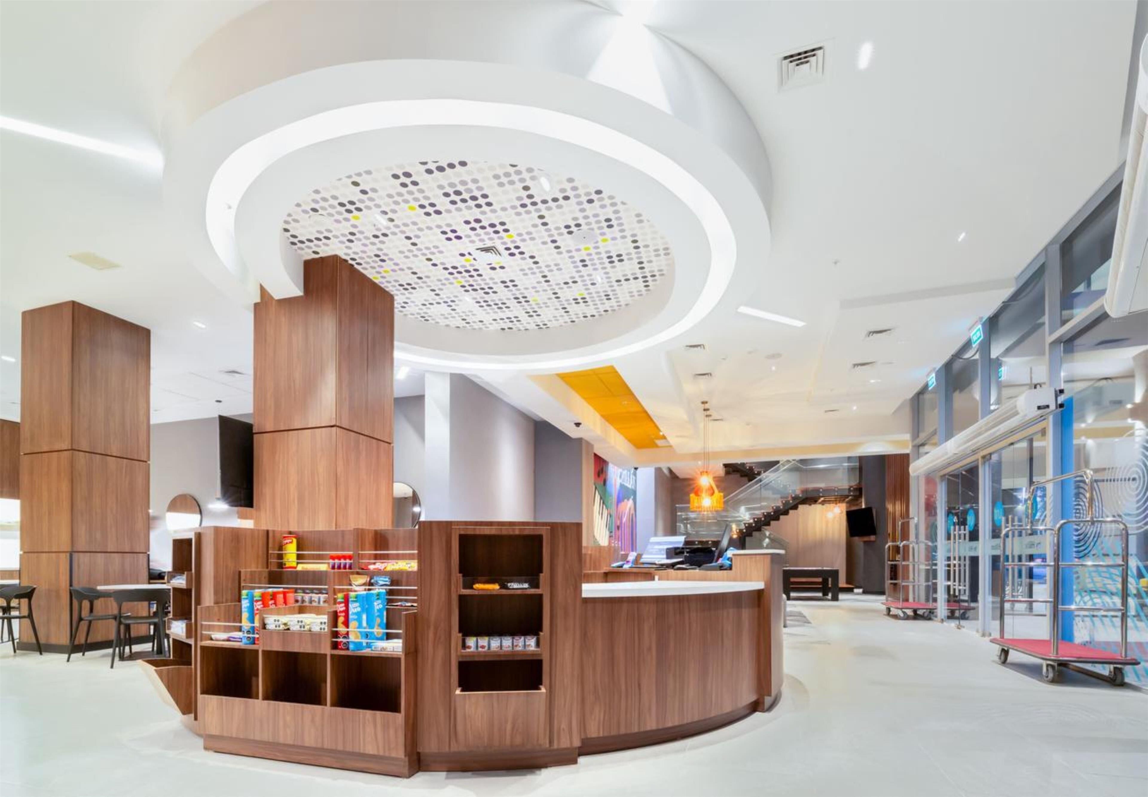 Tru by Hilton Chillan Ferrat