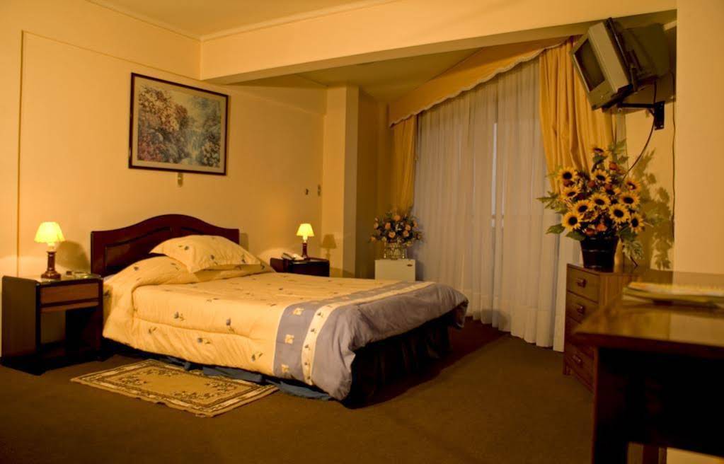 Hotel Barros Arana