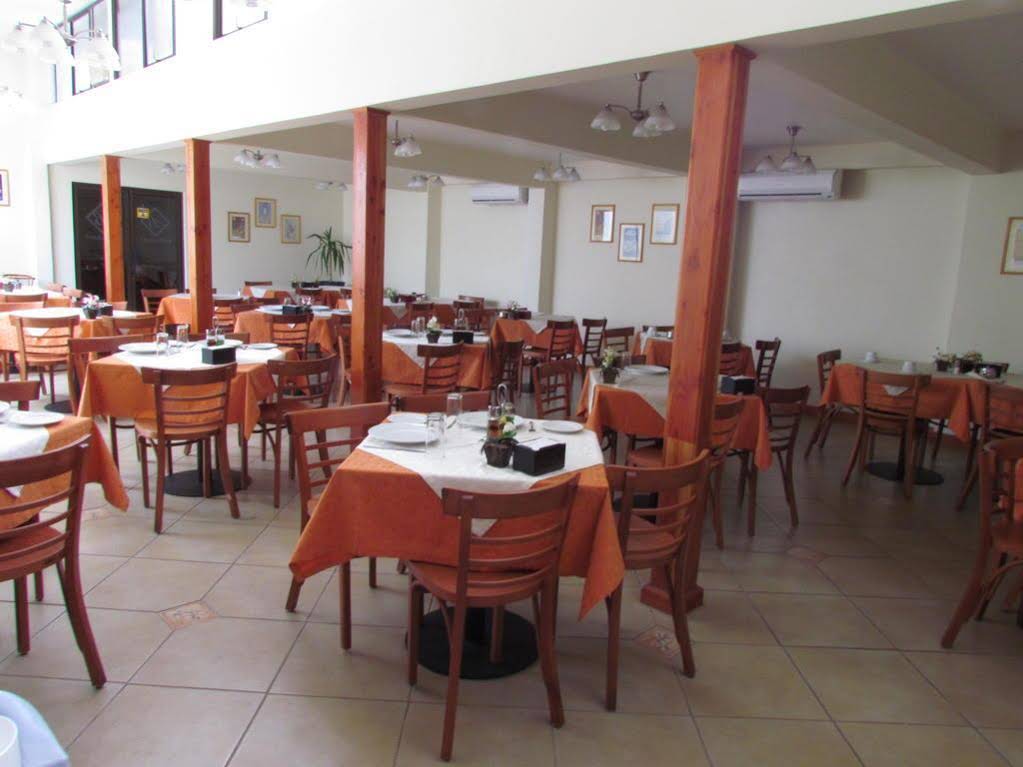 Hotel Barros Arana